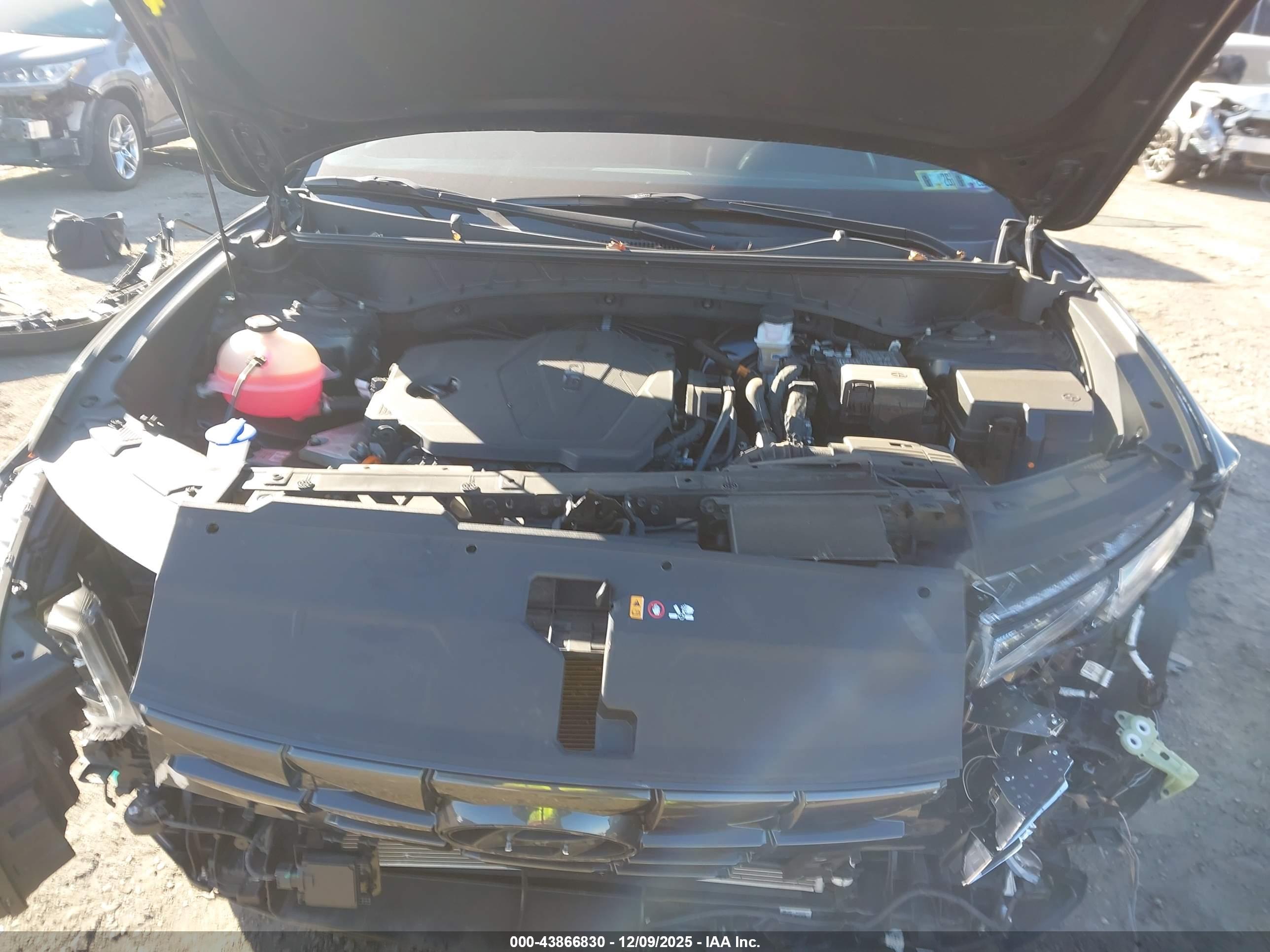 HYUNDAI TUCSON image 10