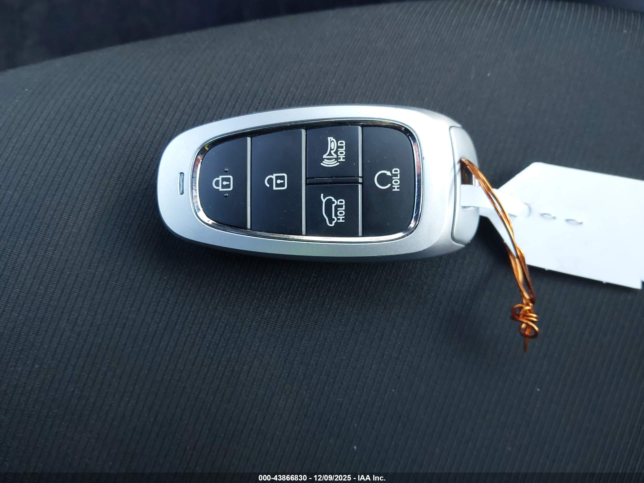 HYUNDAI TUCSON image 11