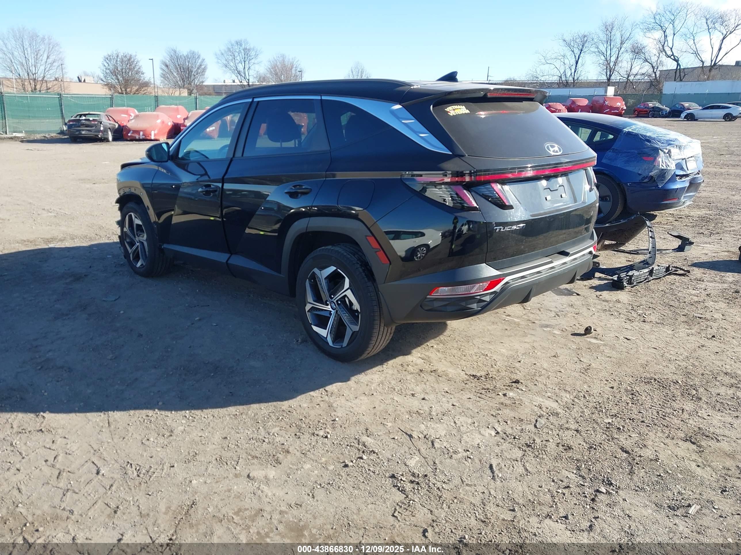 HYUNDAI TUCSON image 3