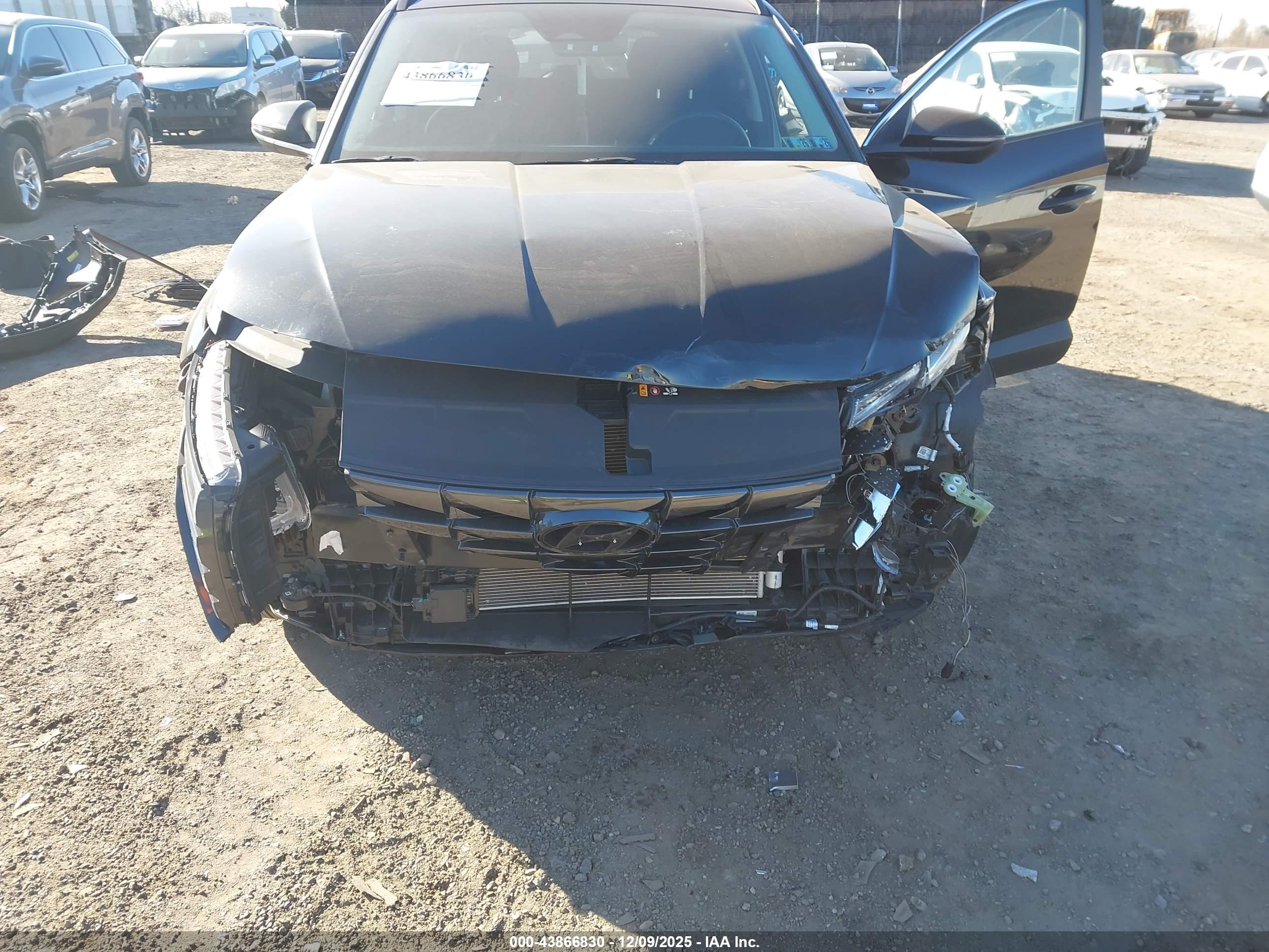 HYUNDAI TUCSON image 6