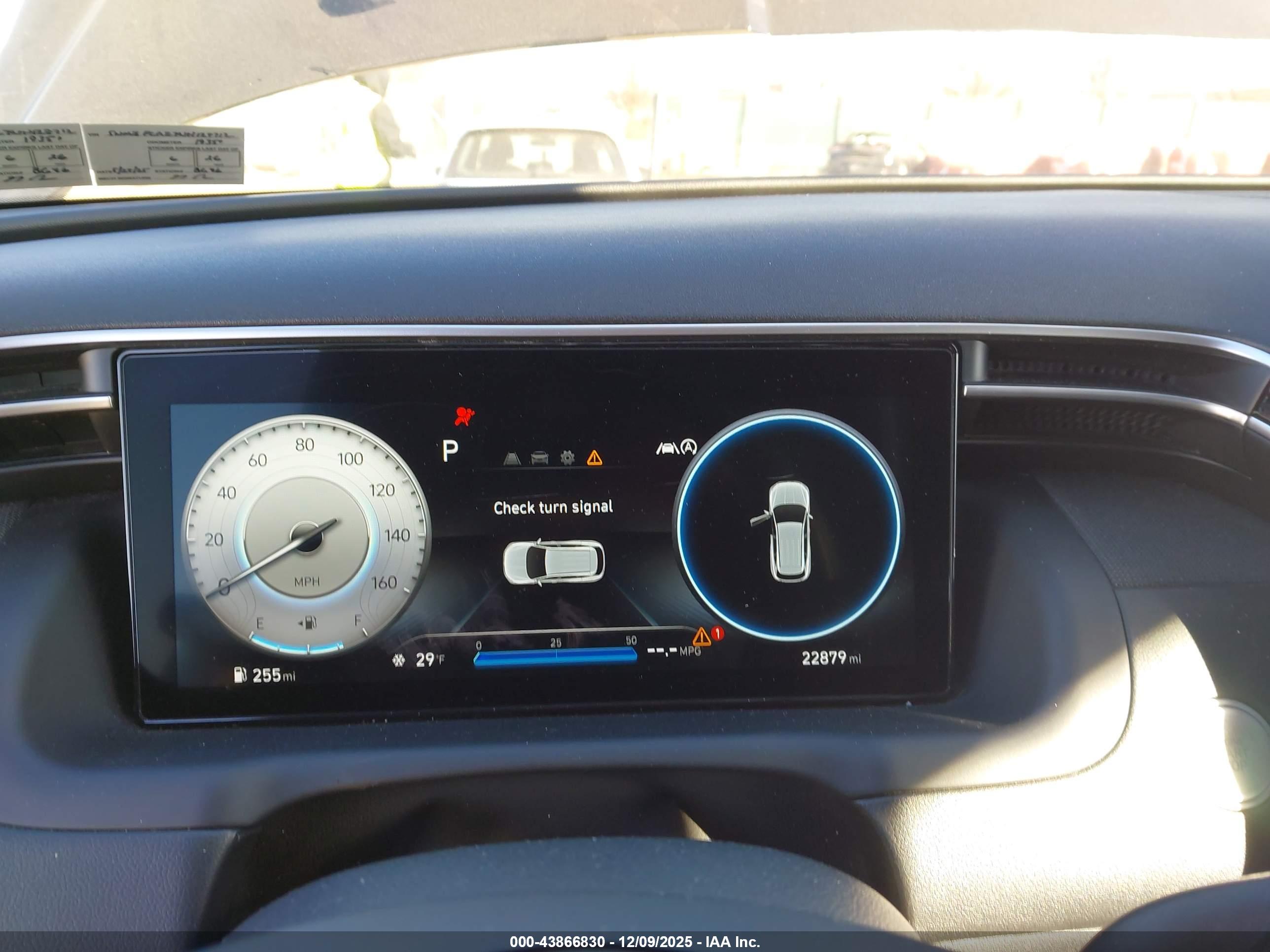HYUNDAI TUCSON image 7