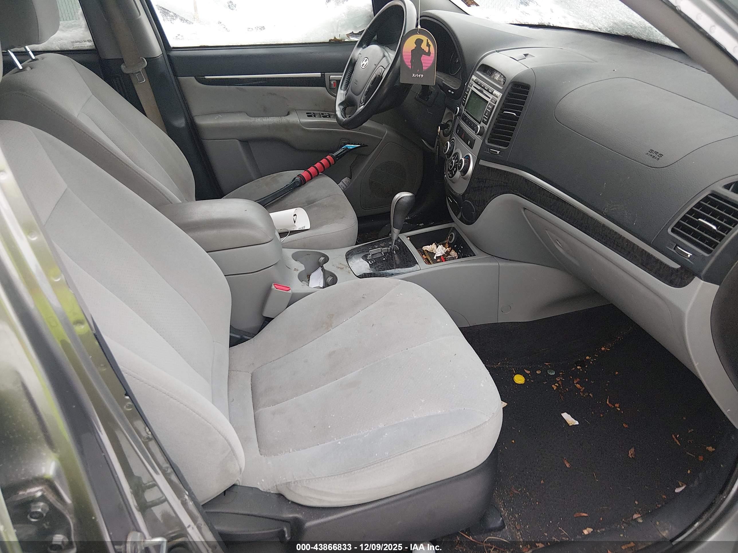 HYUNDAI SANTA image 5