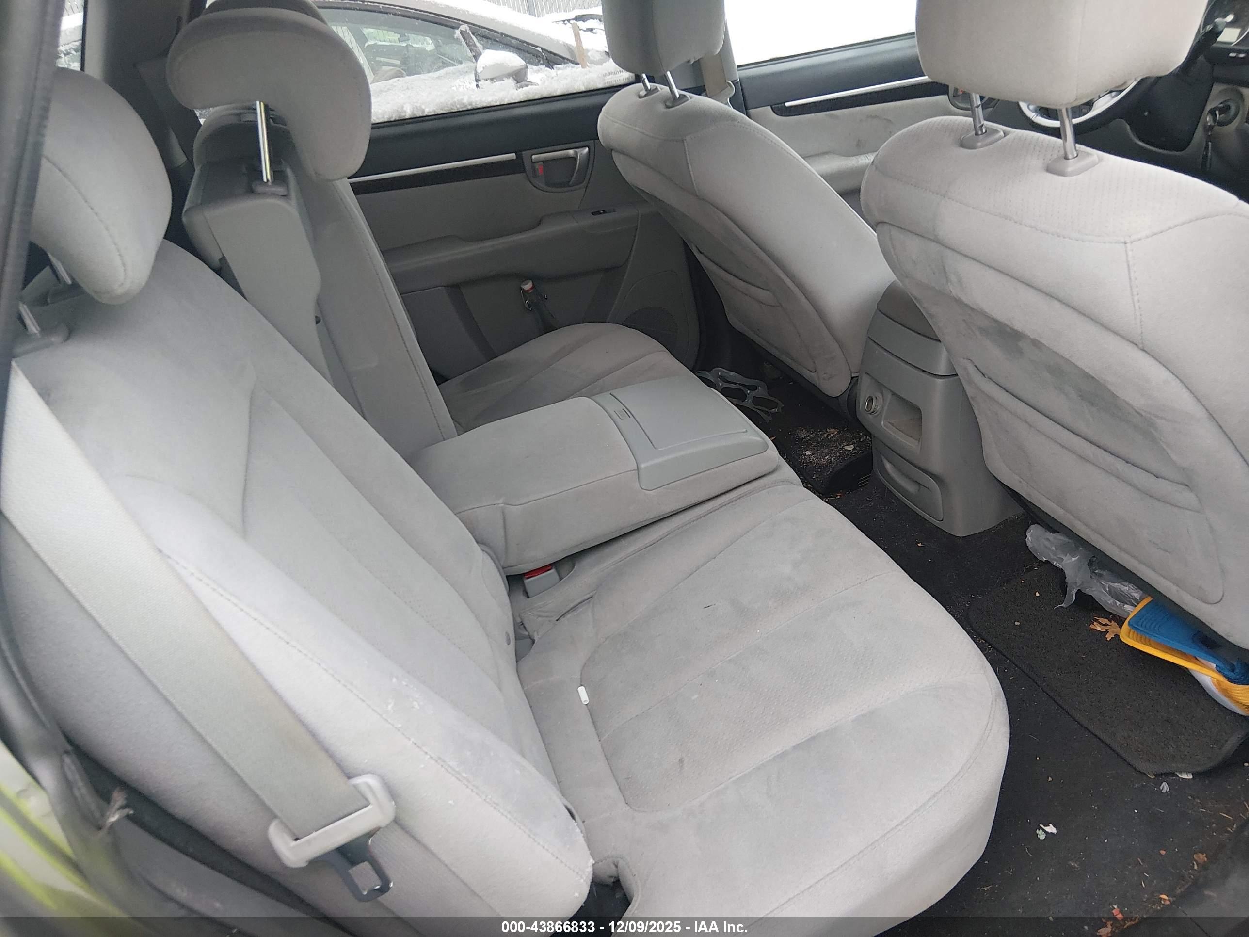 HYUNDAI SANTA image 8
