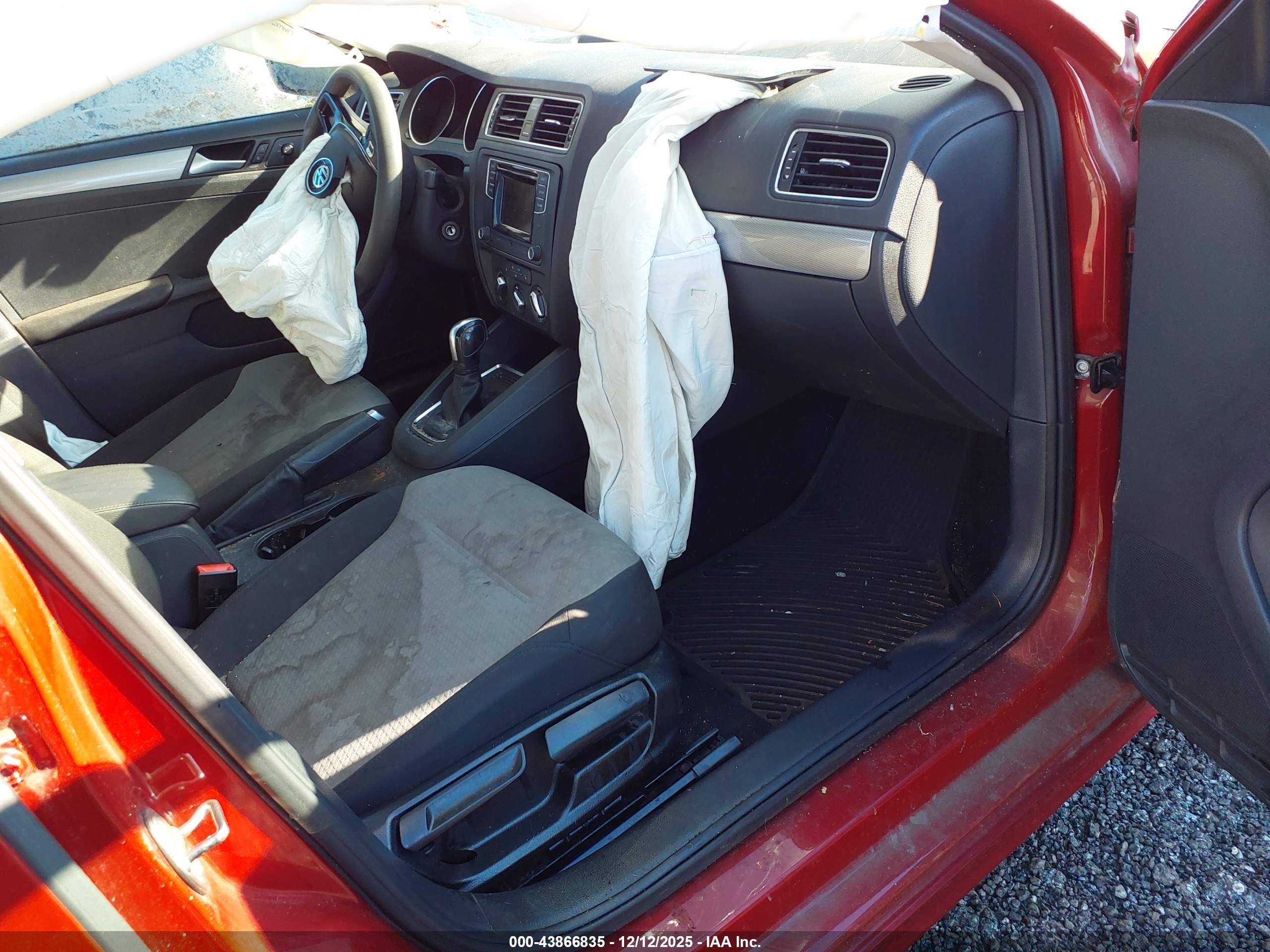 VOLKSWAGEN JETTA image 5