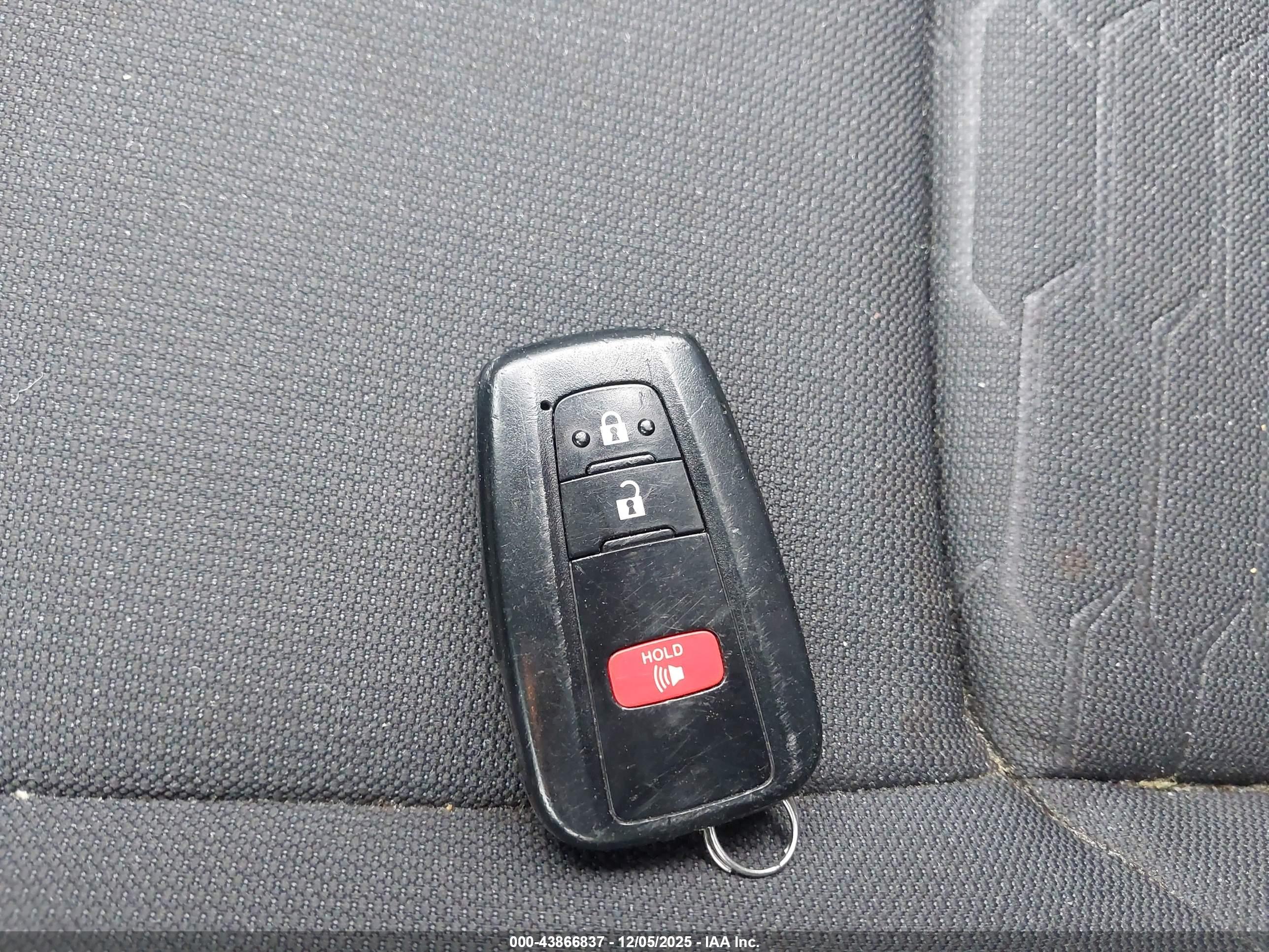TOYOTA COROLLA image 11