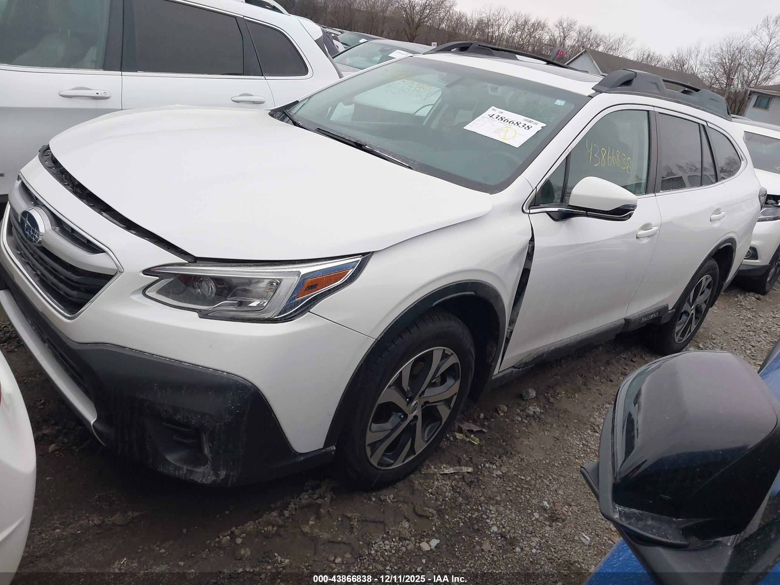 SUBARU OUTBACK image 2