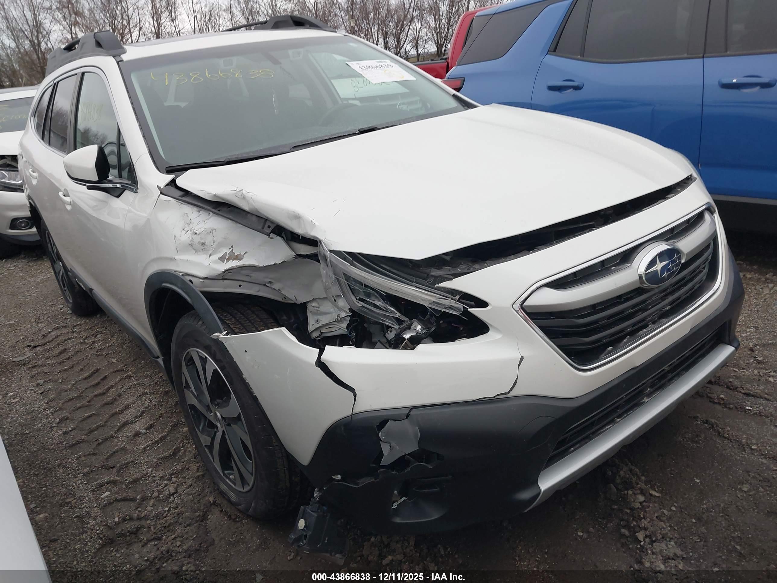 SUBARU OUTBACK image 6