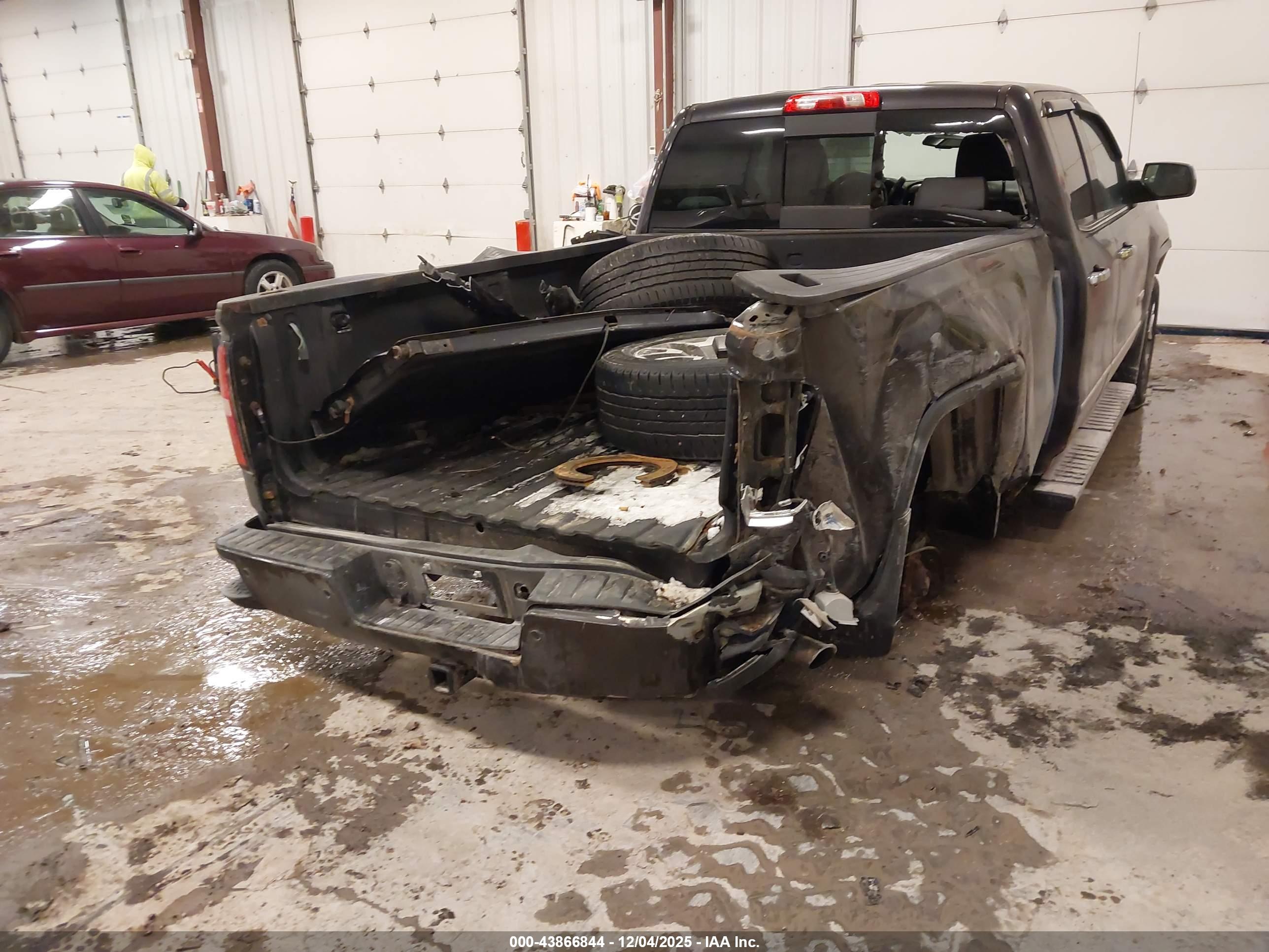 GMC SIERRA image 6