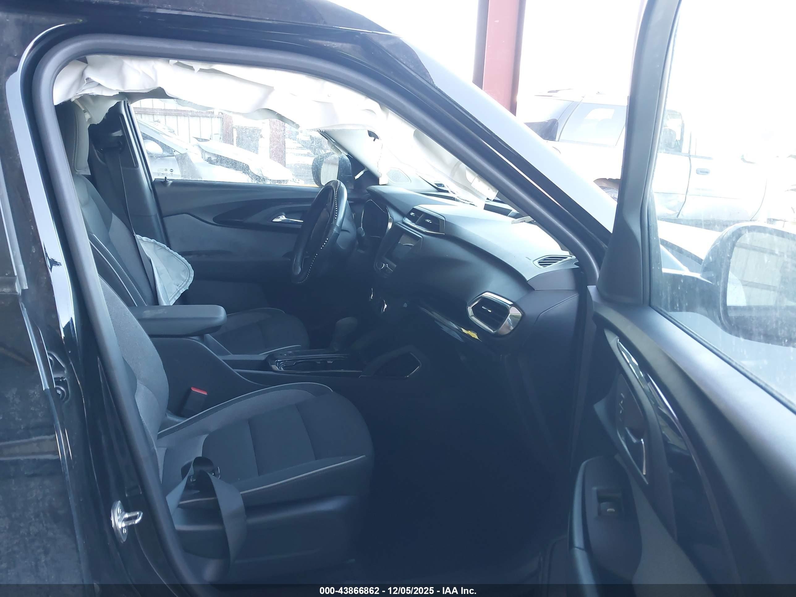 CHEVROLET TRAILBLAZER image 5