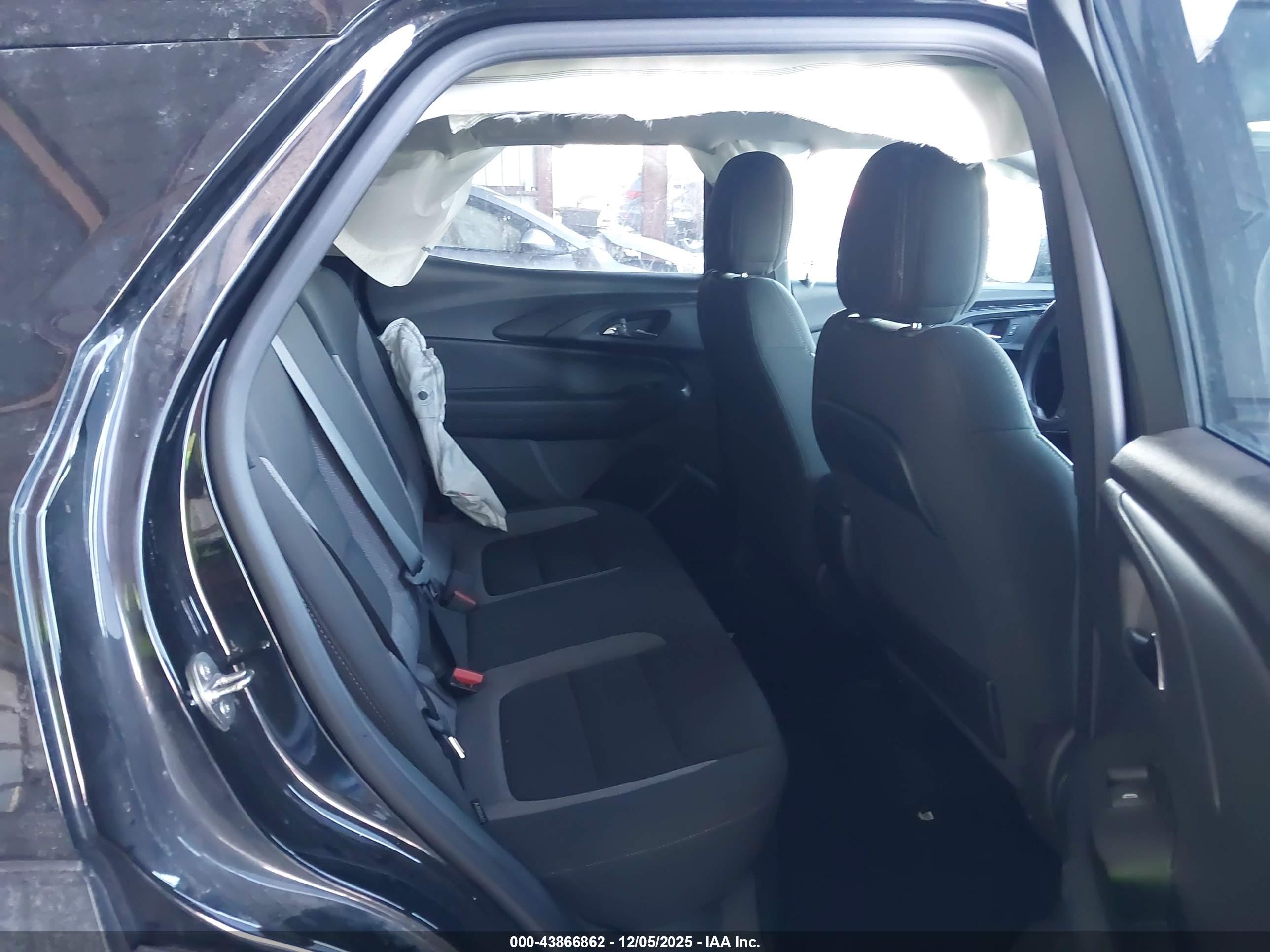 CHEVROLET TRAILBLAZER image 8