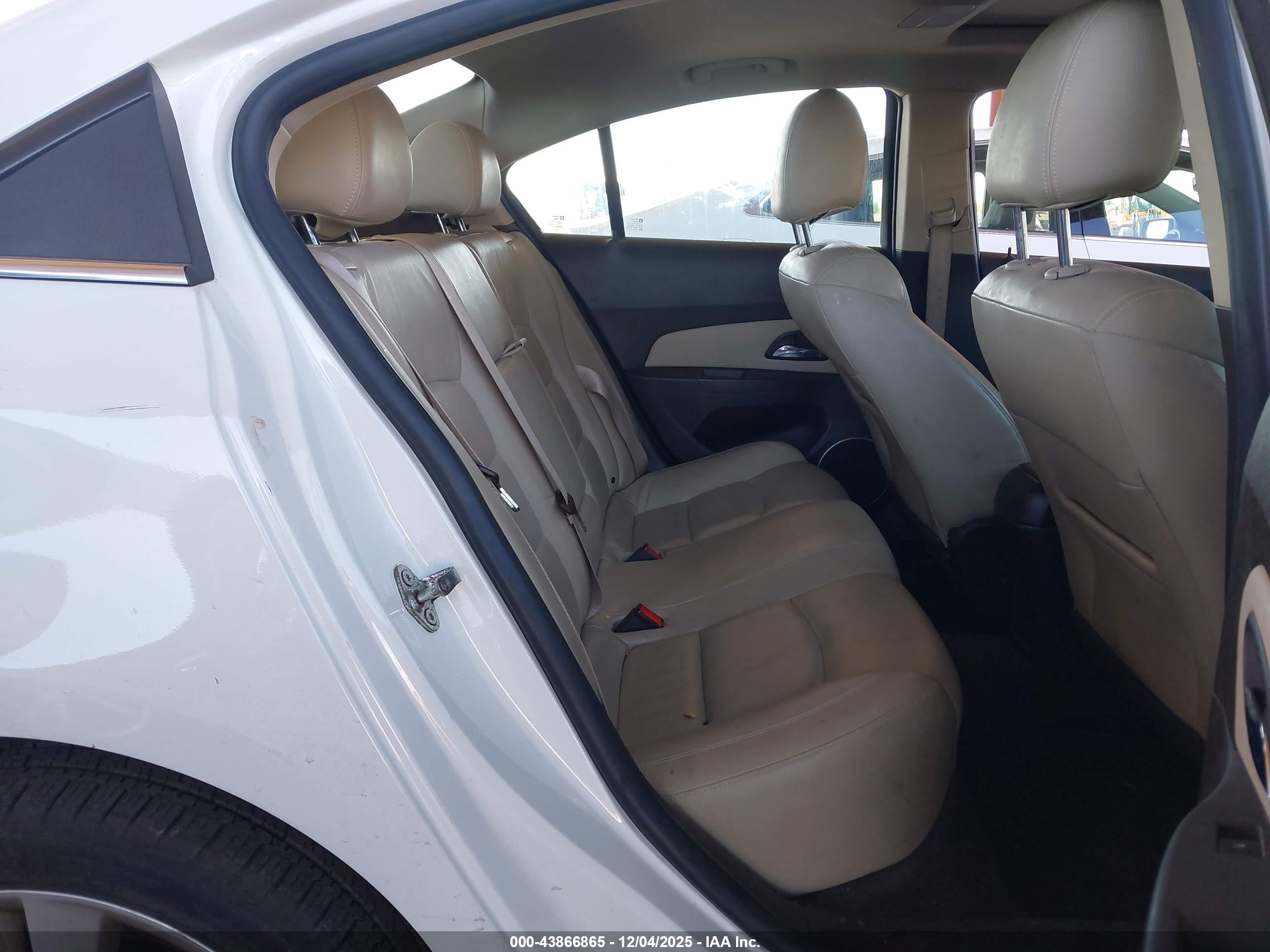CHEVROLET CRUZE image 8