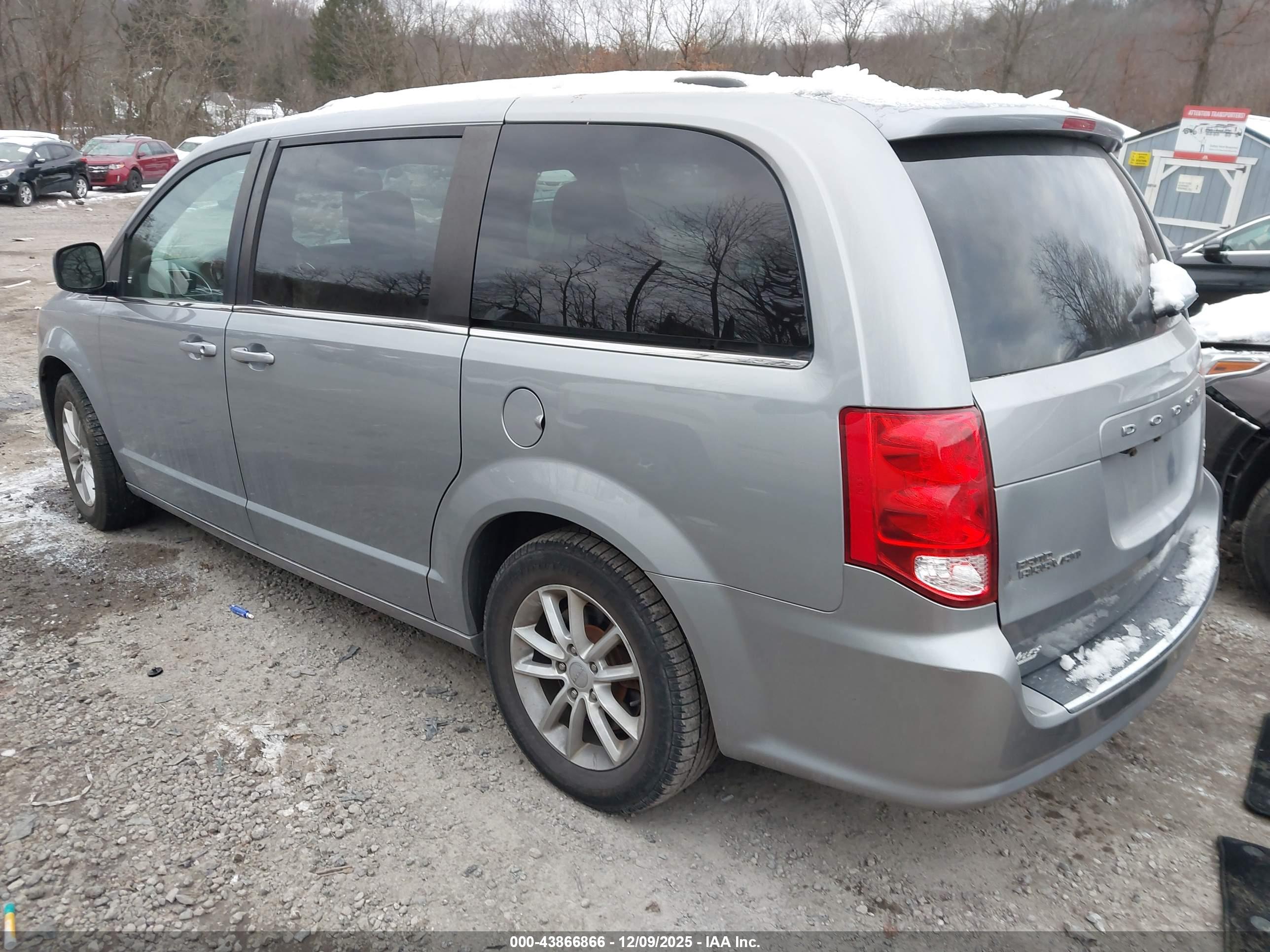 DODGE GRAND image 3