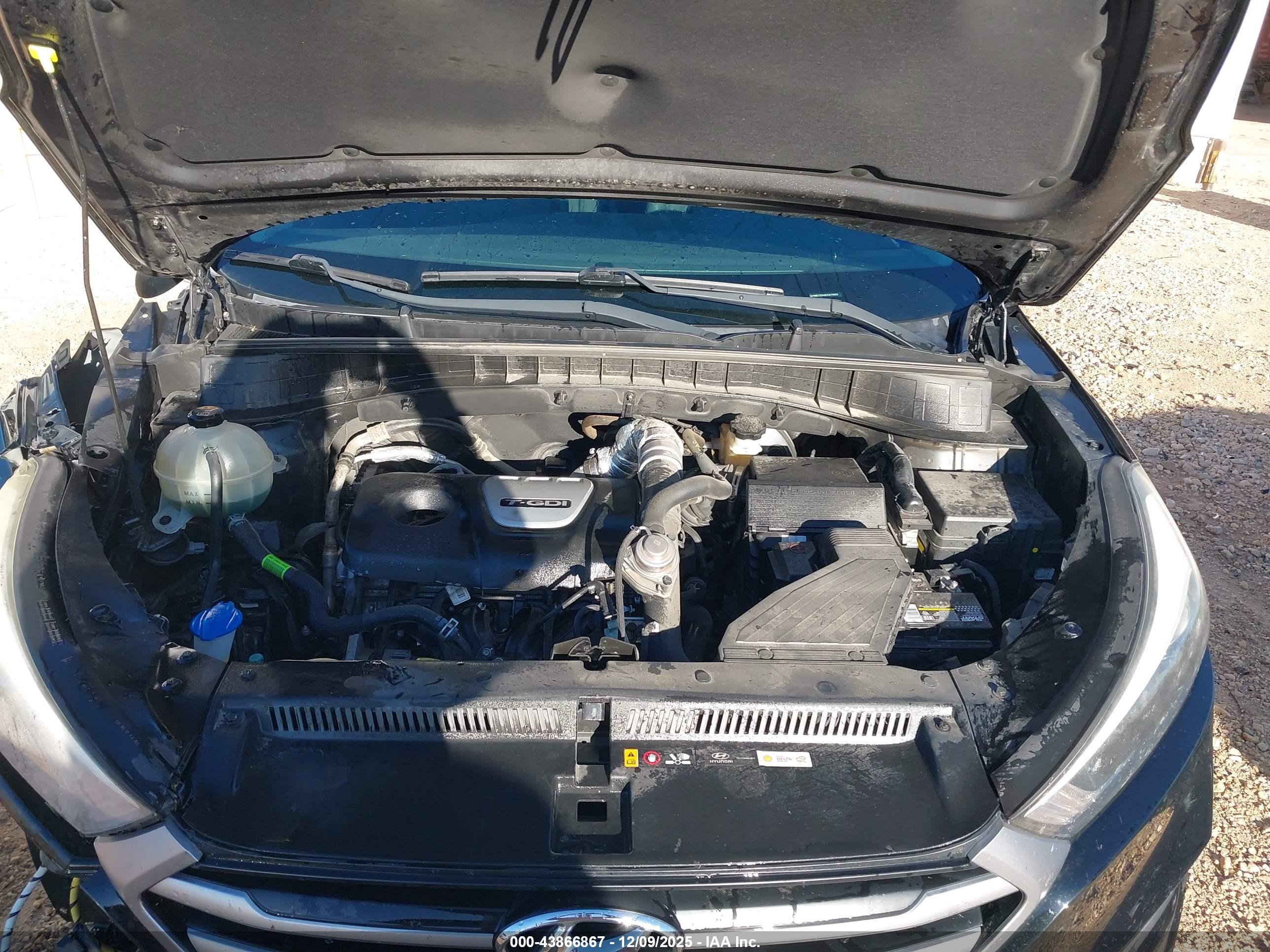 HYUNDAI TUCSON image 10