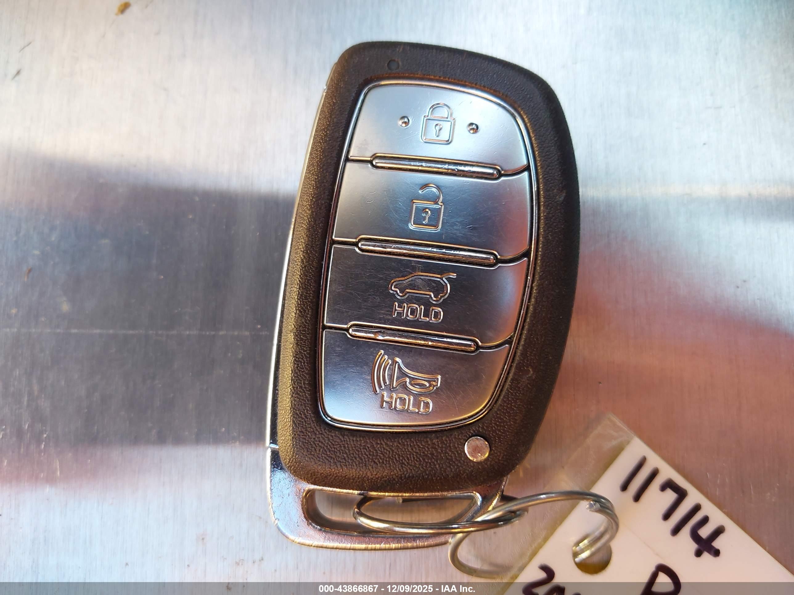 HYUNDAI TUCSON image 11