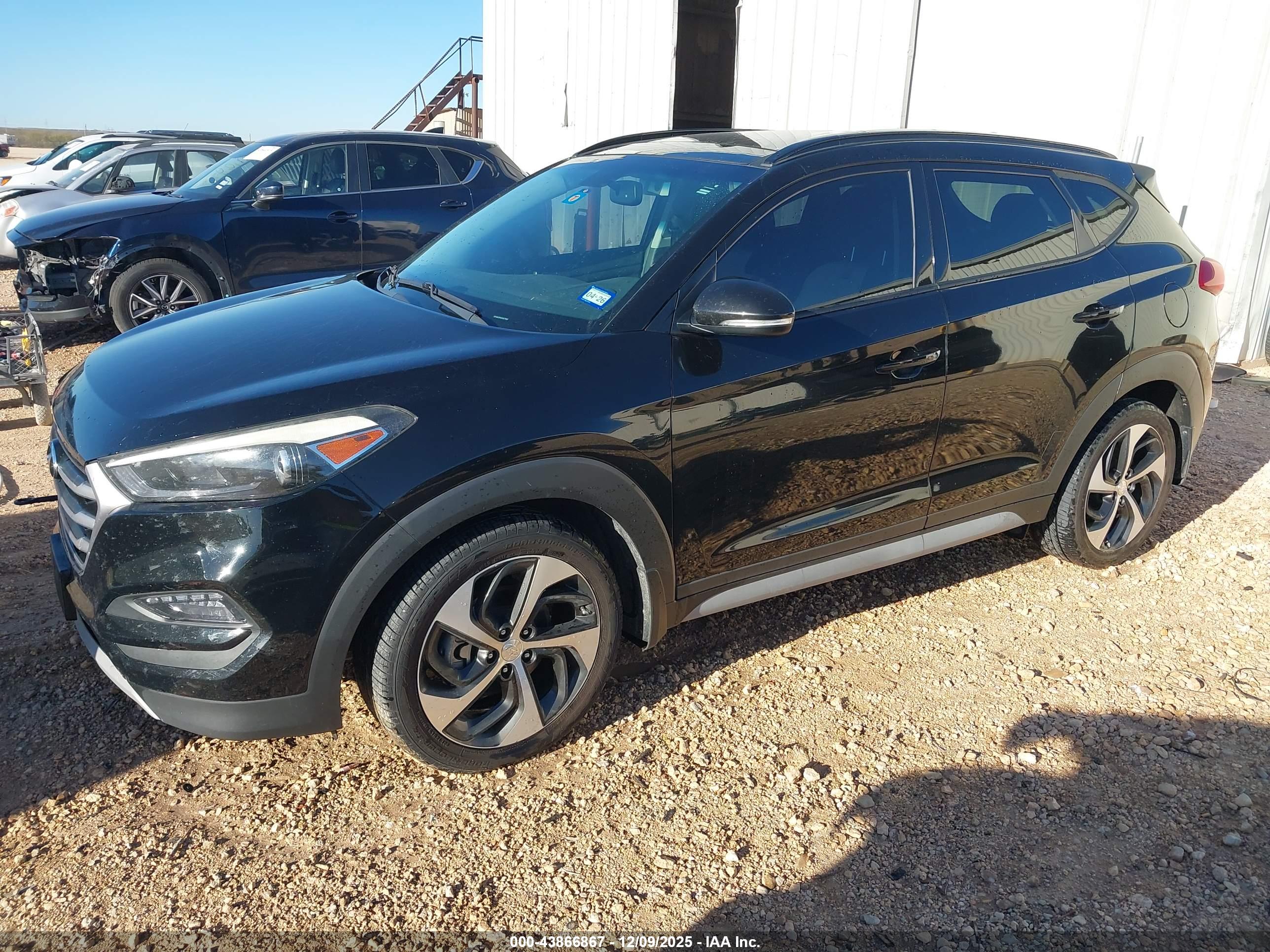 HYUNDAI TUCSON image 2