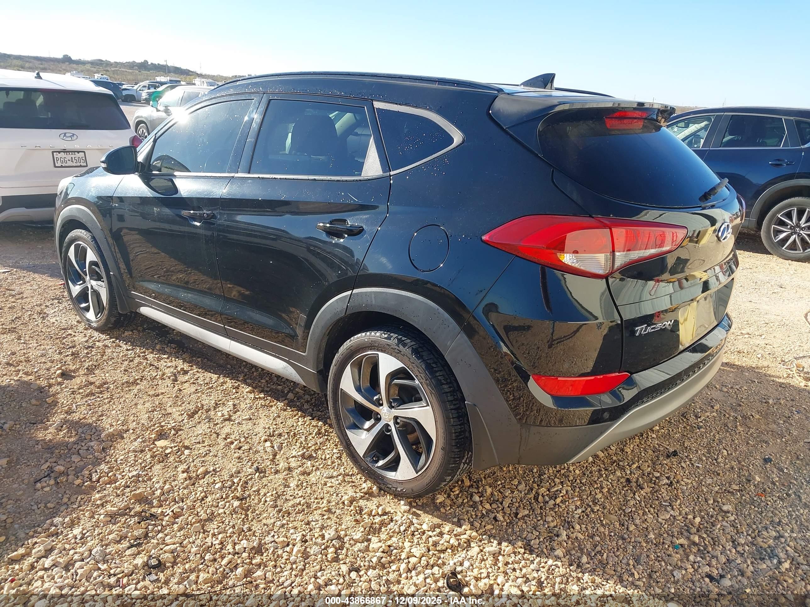 HYUNDAI TUCSON image 3