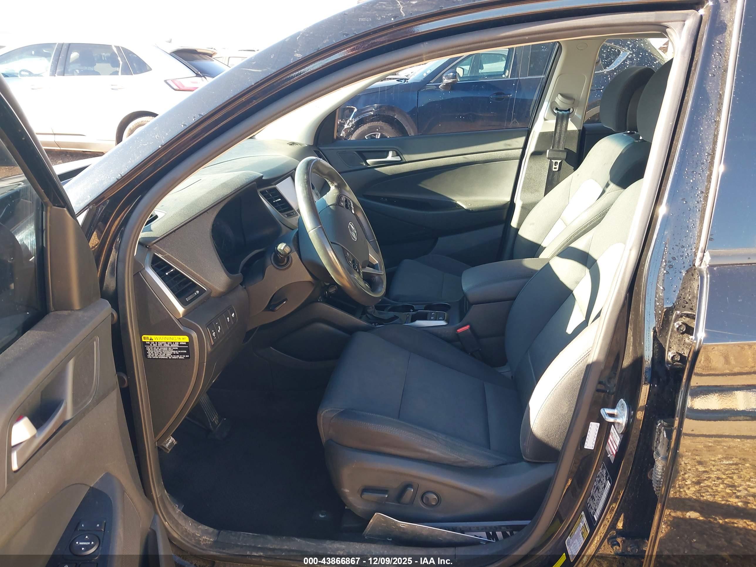 HYUNDAI TUCSON image 5