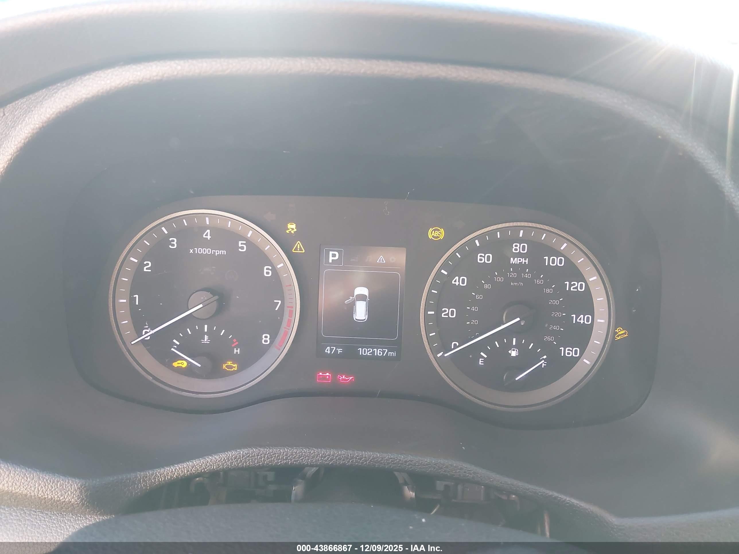 HYUNDAI TUCSON image 7