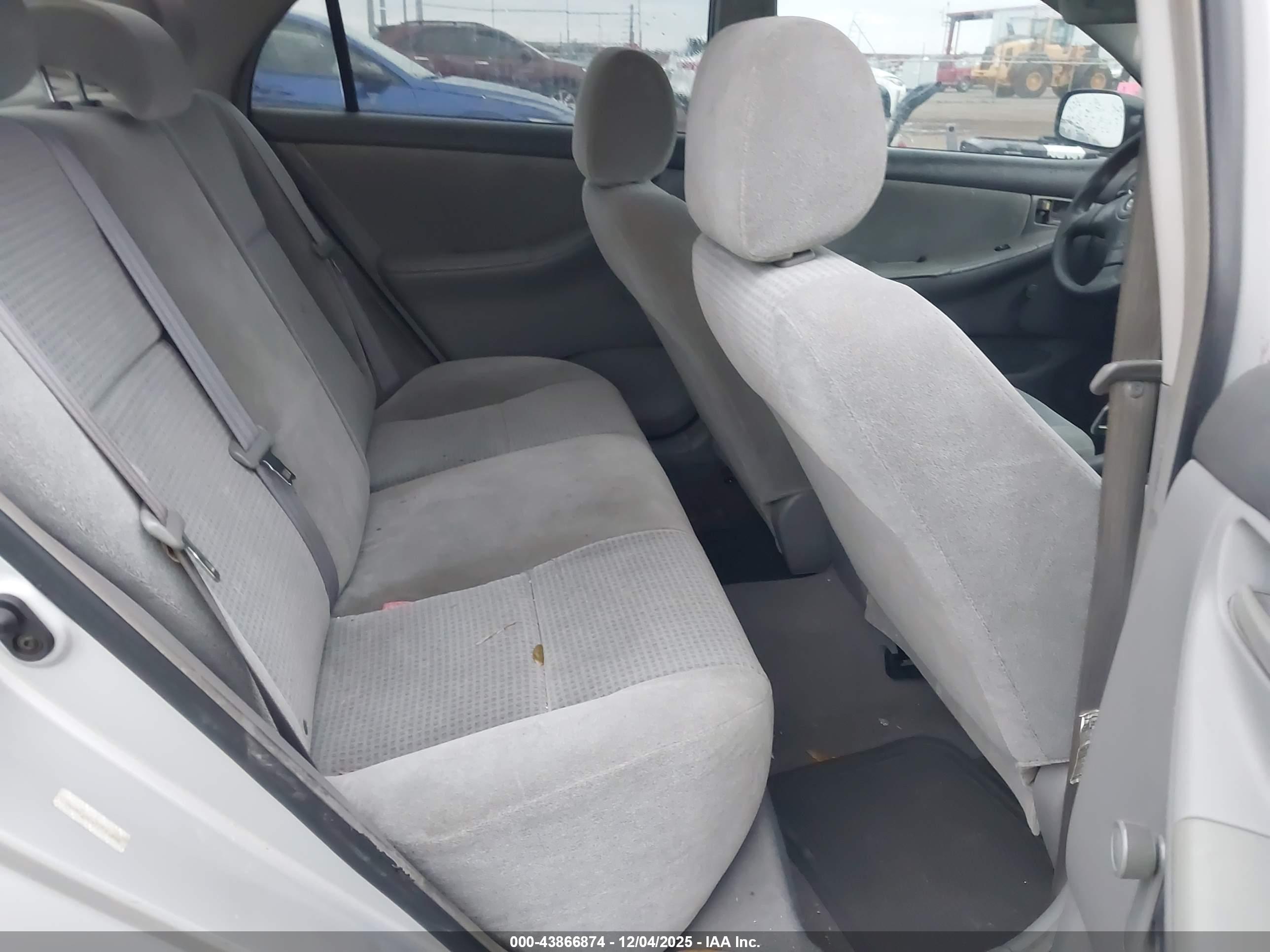 TOYOTA COROLLA image 8