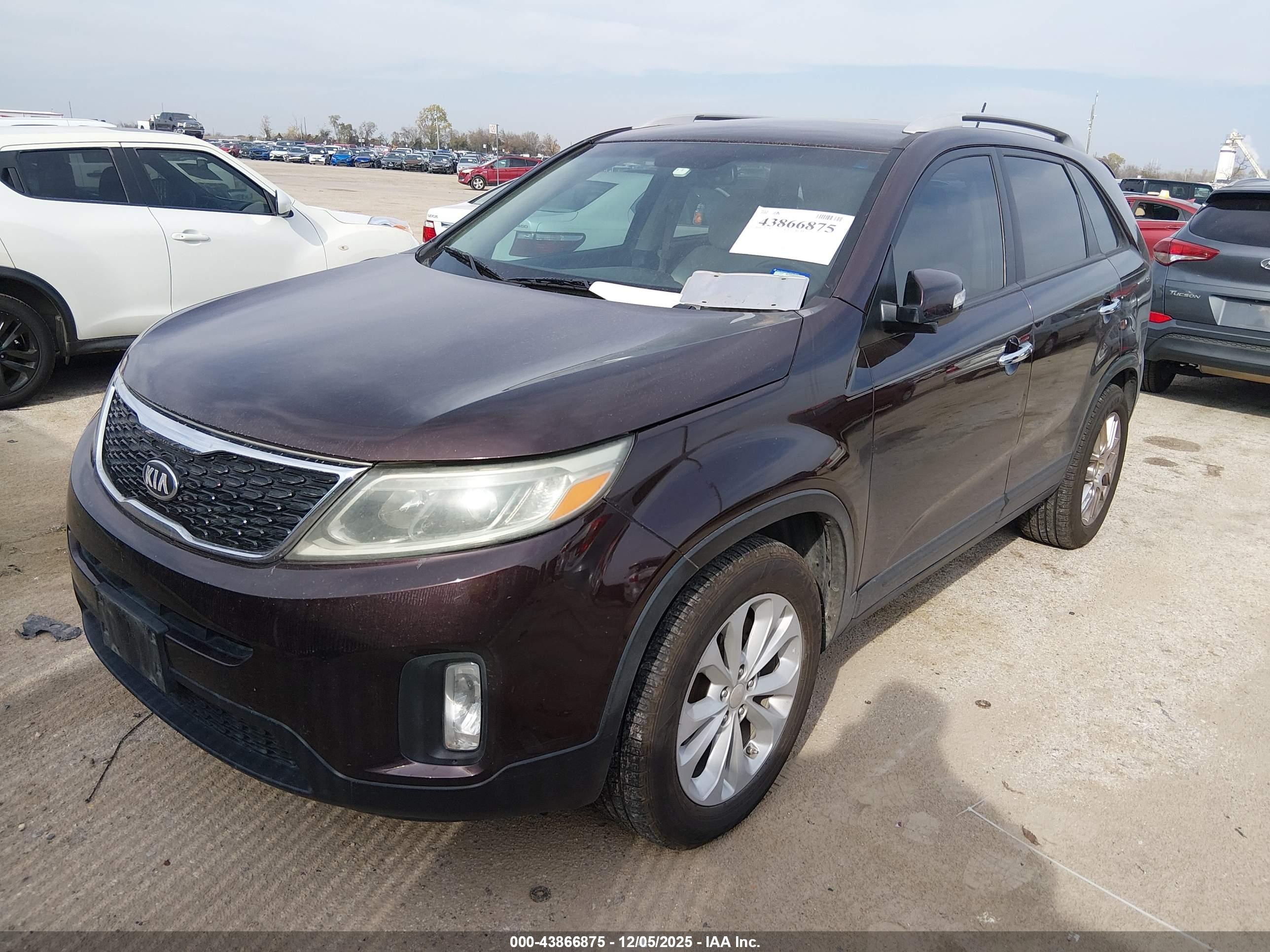 KIA SORENTO image 2