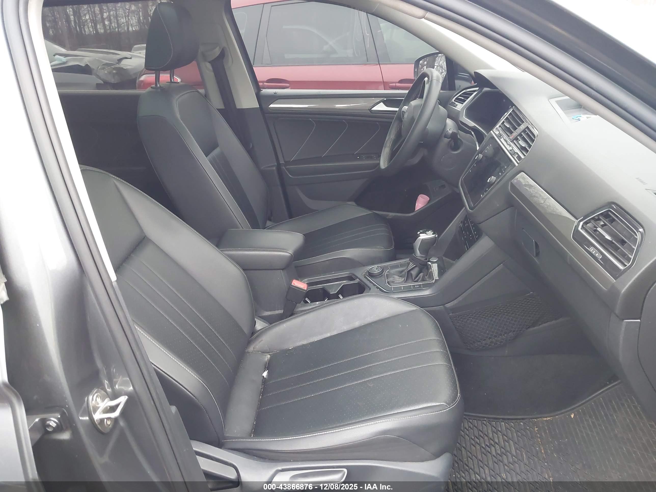 VOLKSWAGEN TIGUAN image 5