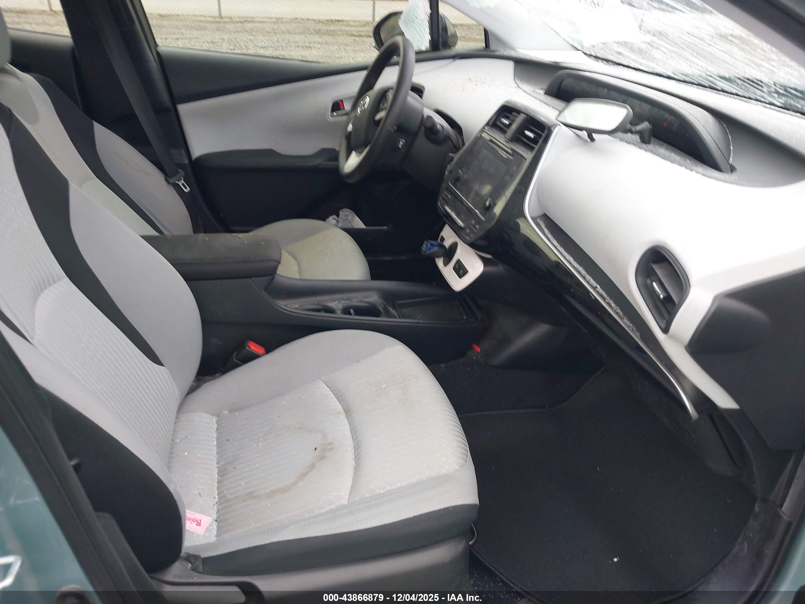 TOYOTA PRIUS image 5