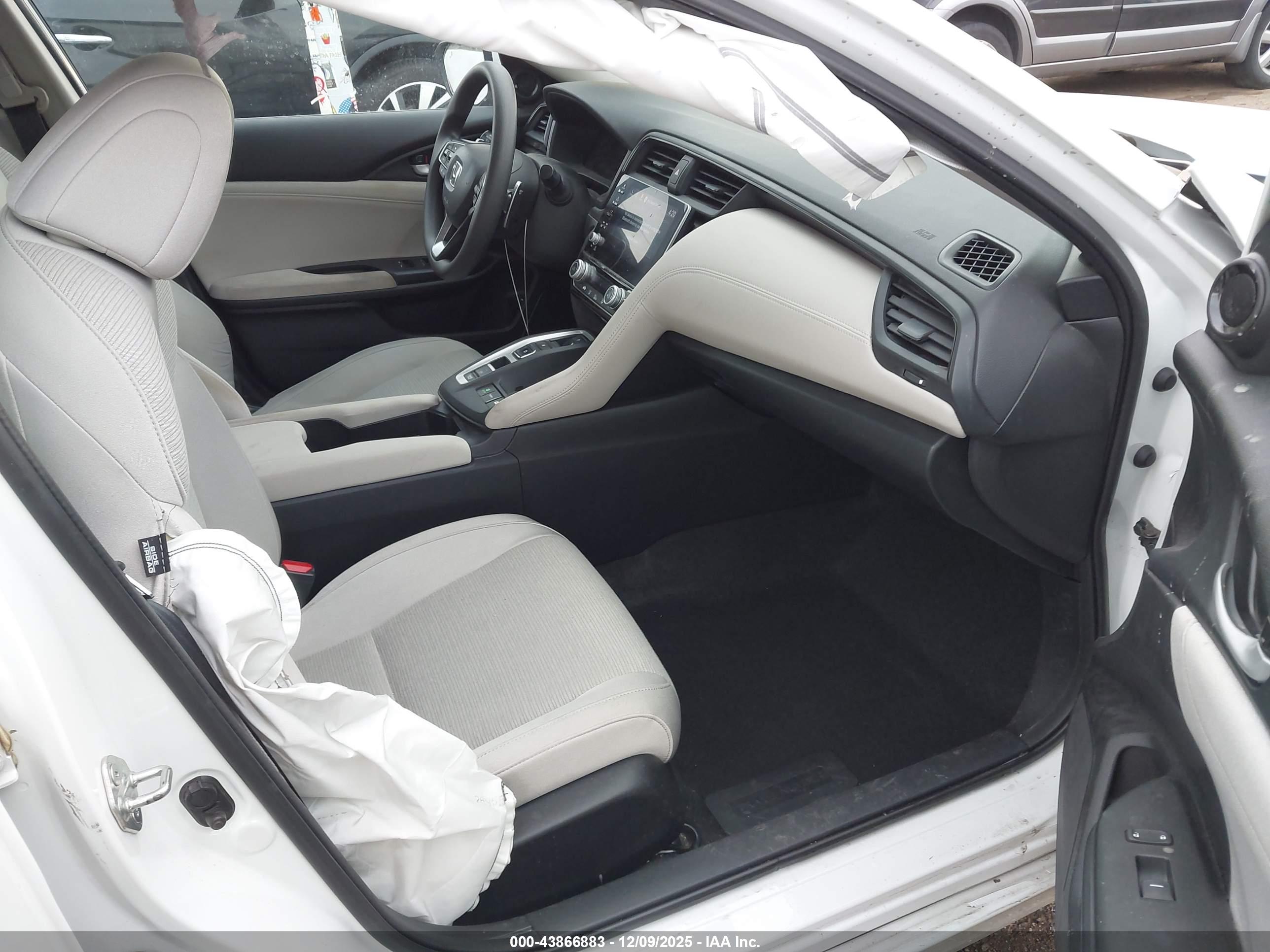 HONDA INSIGHT image 5