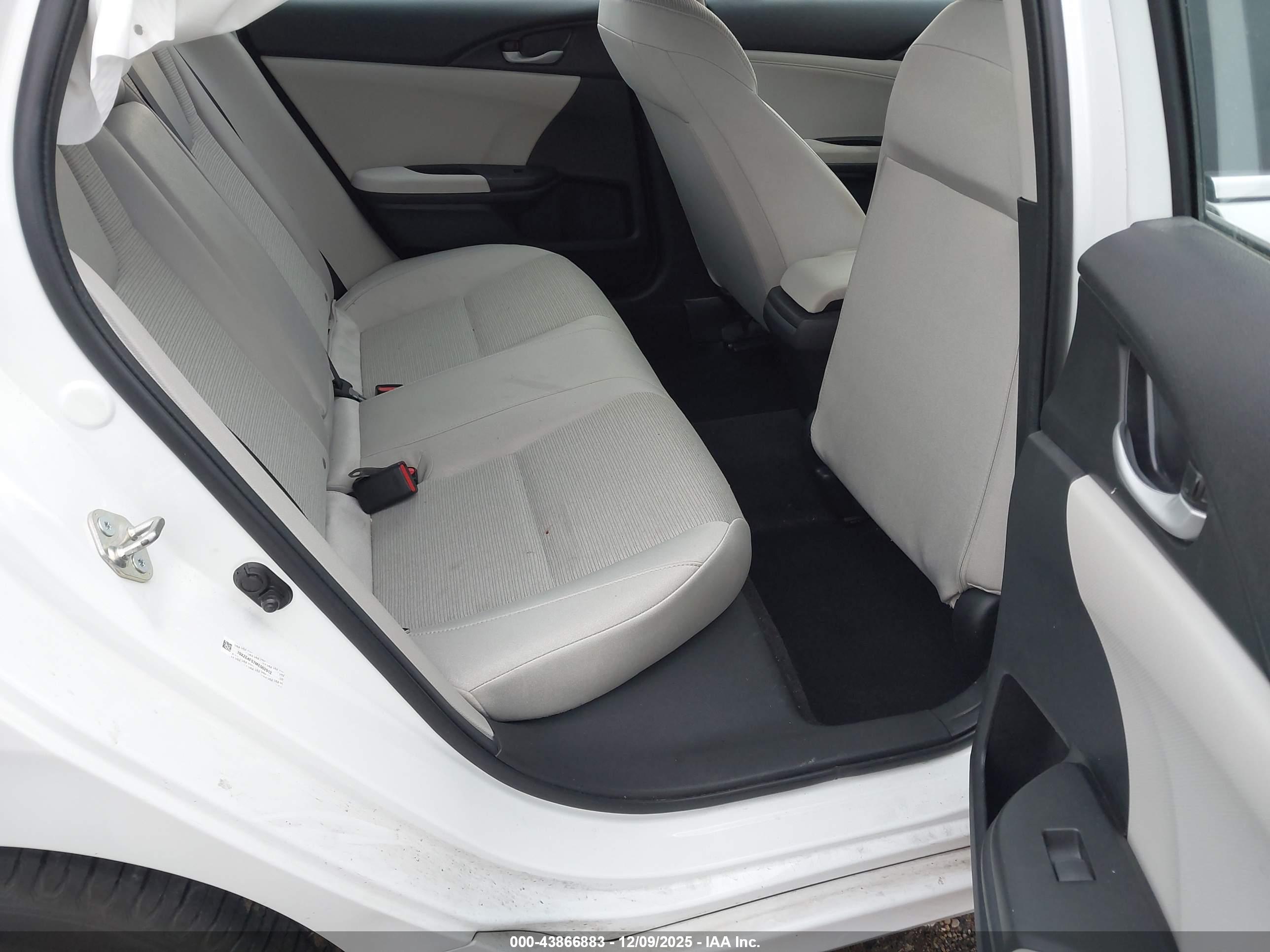 HONDA INSIGHT image 8