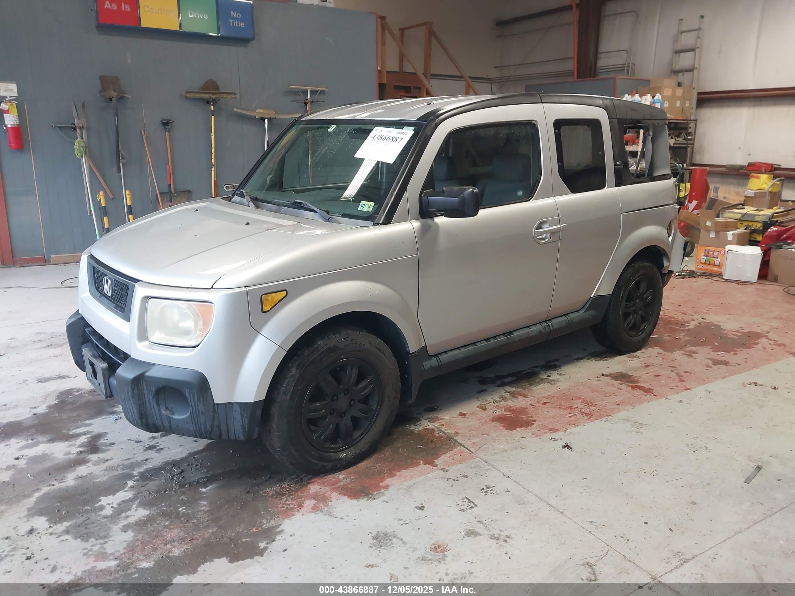 HONDA ELEMENT image 2