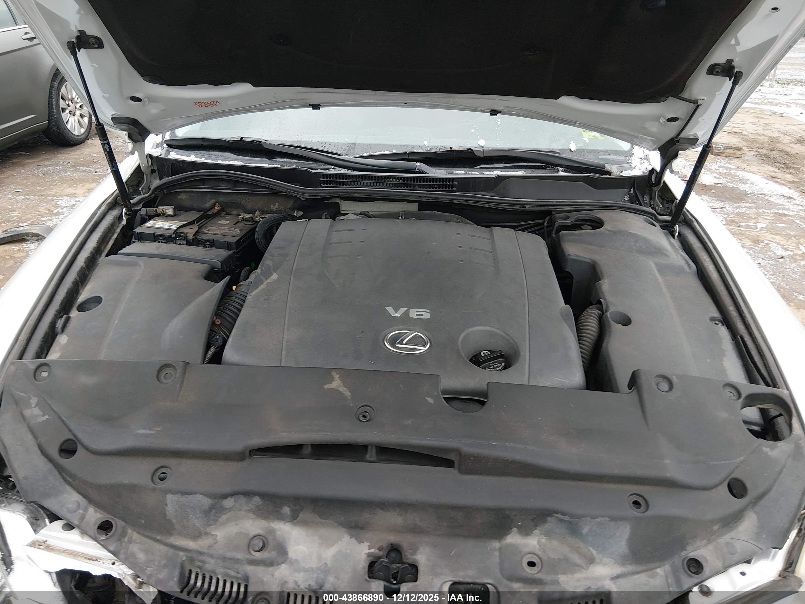 LEXUS IS image 10