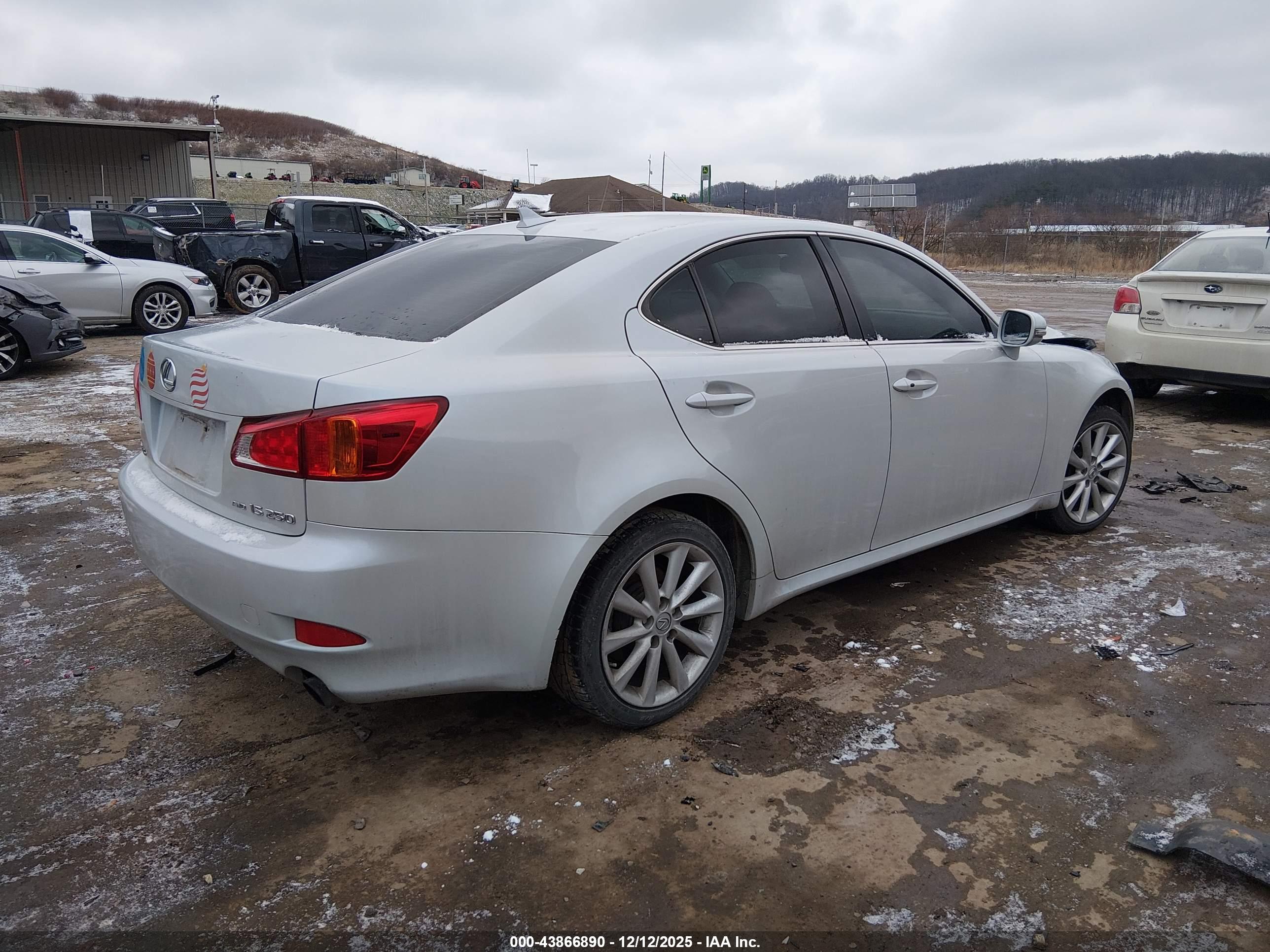 LEXUS IS image 4