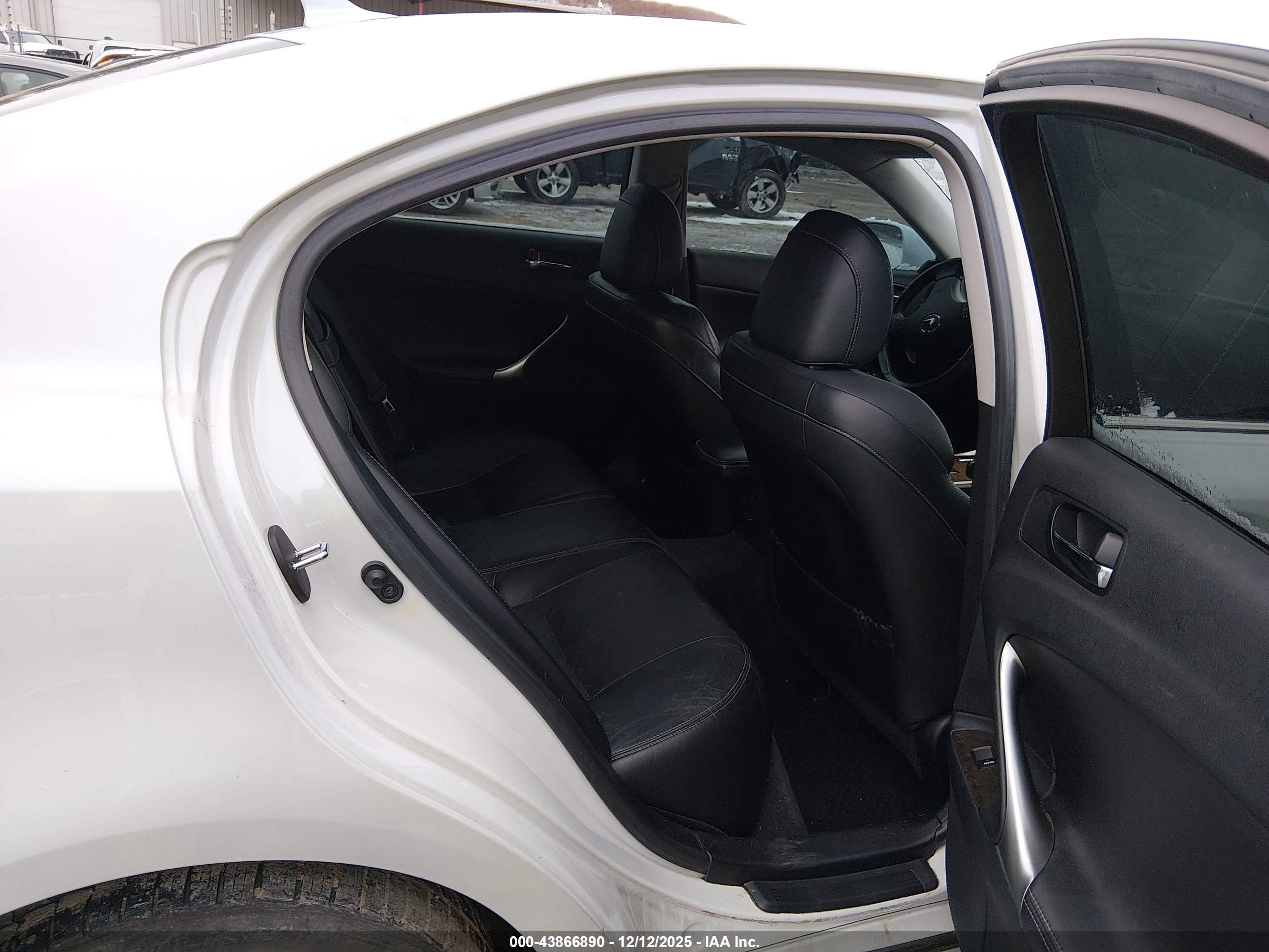 LEXUS IS image 8