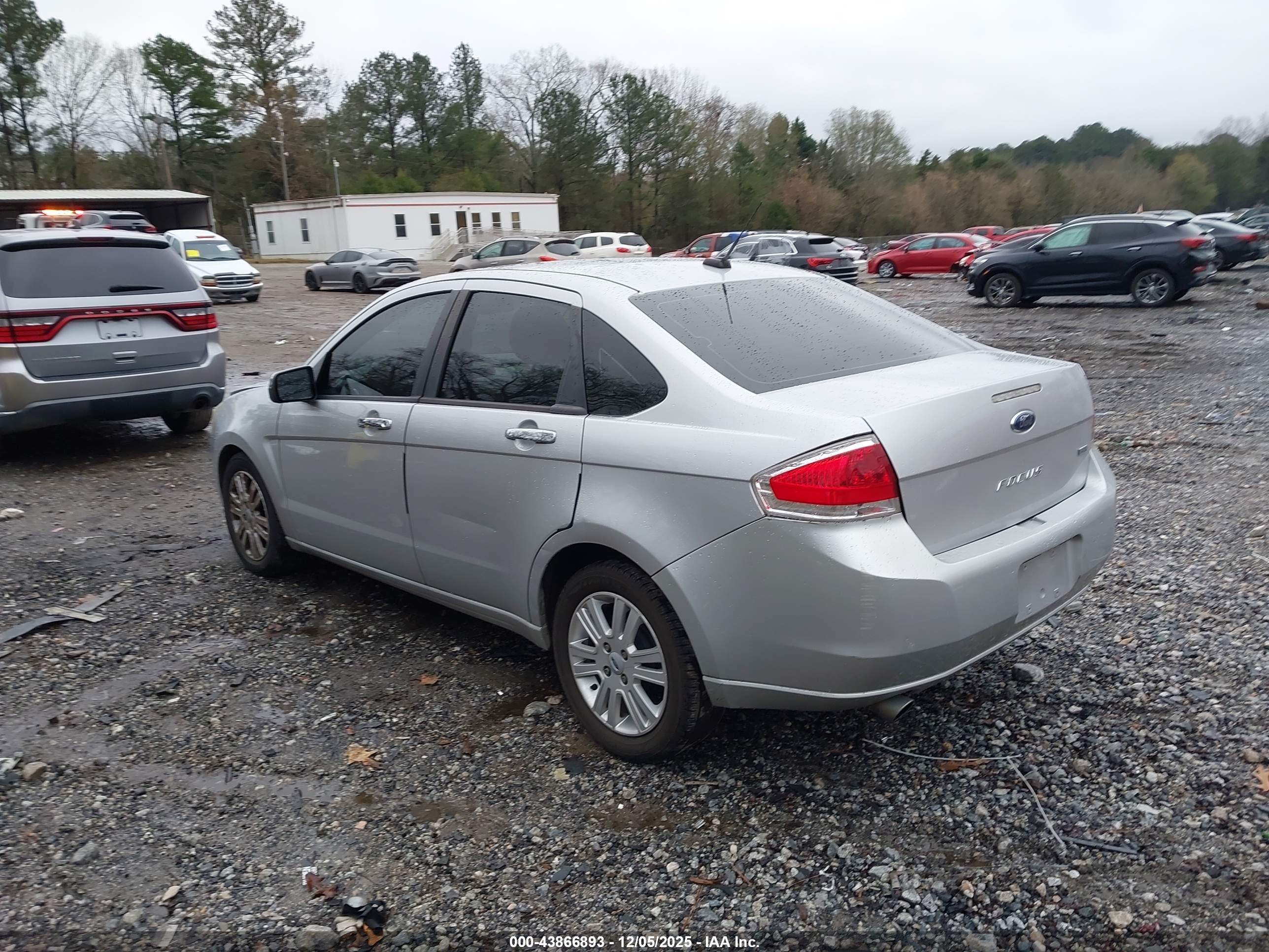 FORD FOCUS image 3