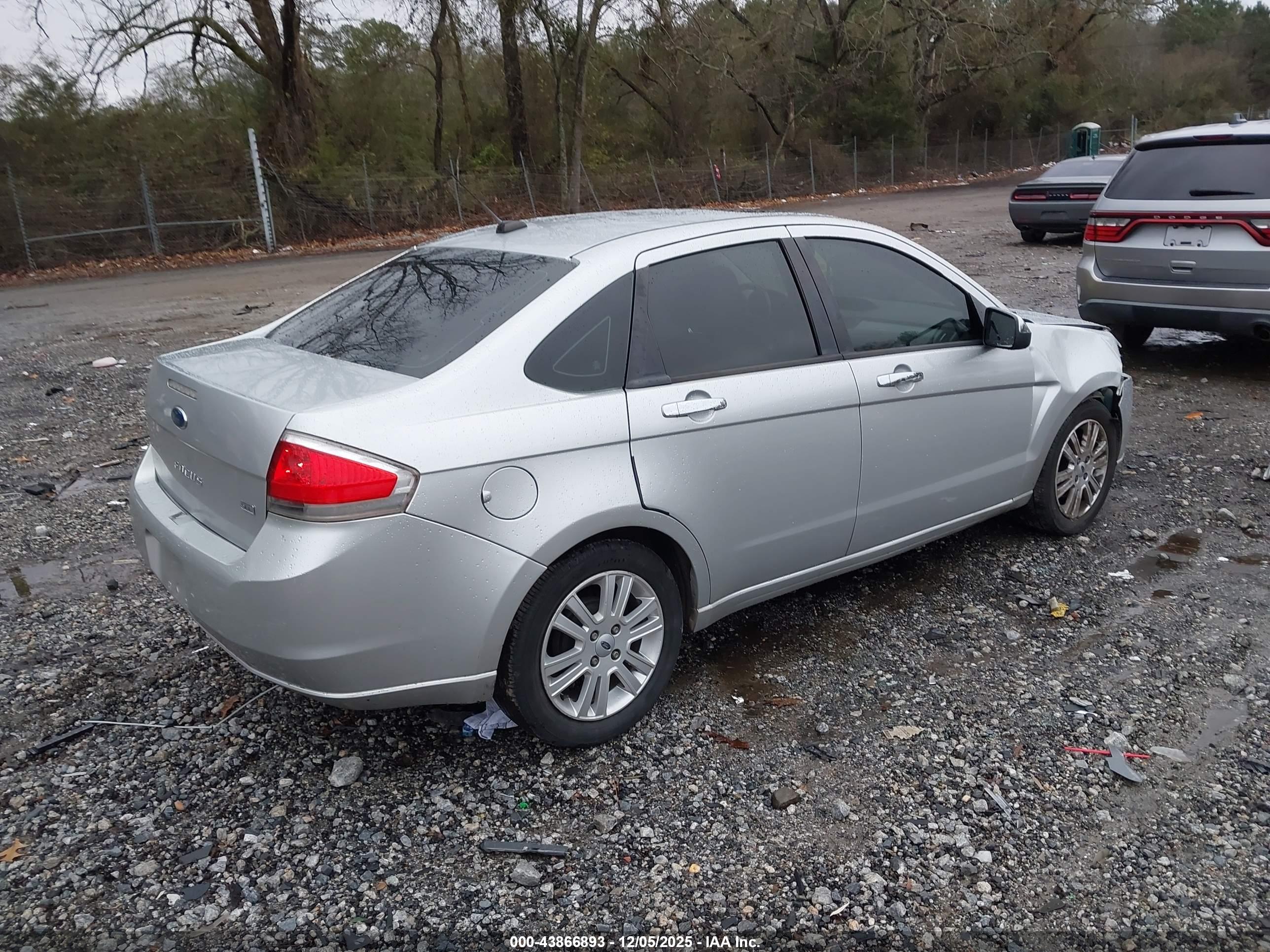 FORD FOCUS image 4