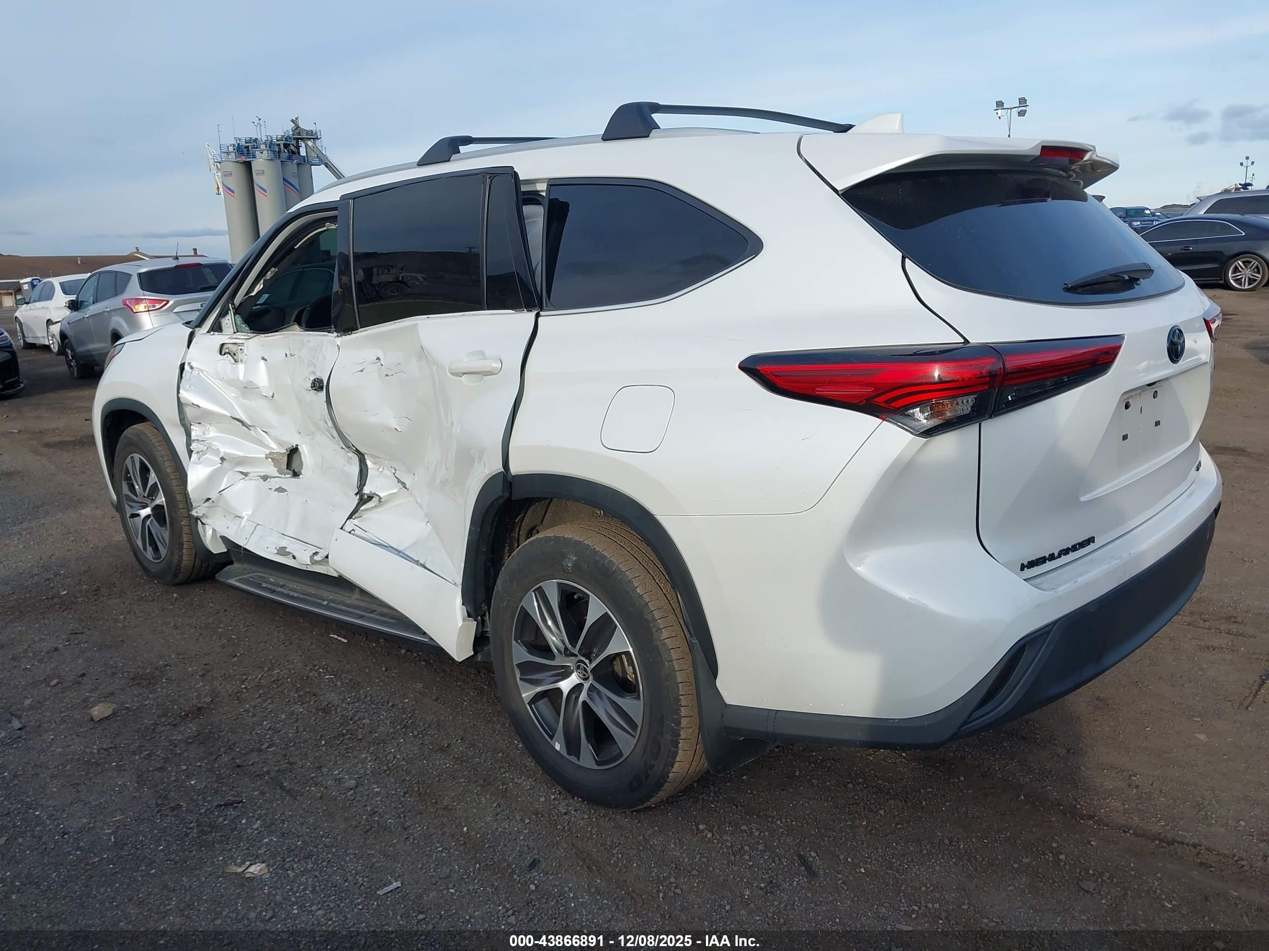 TOYOTA HIGHLANDER image 3