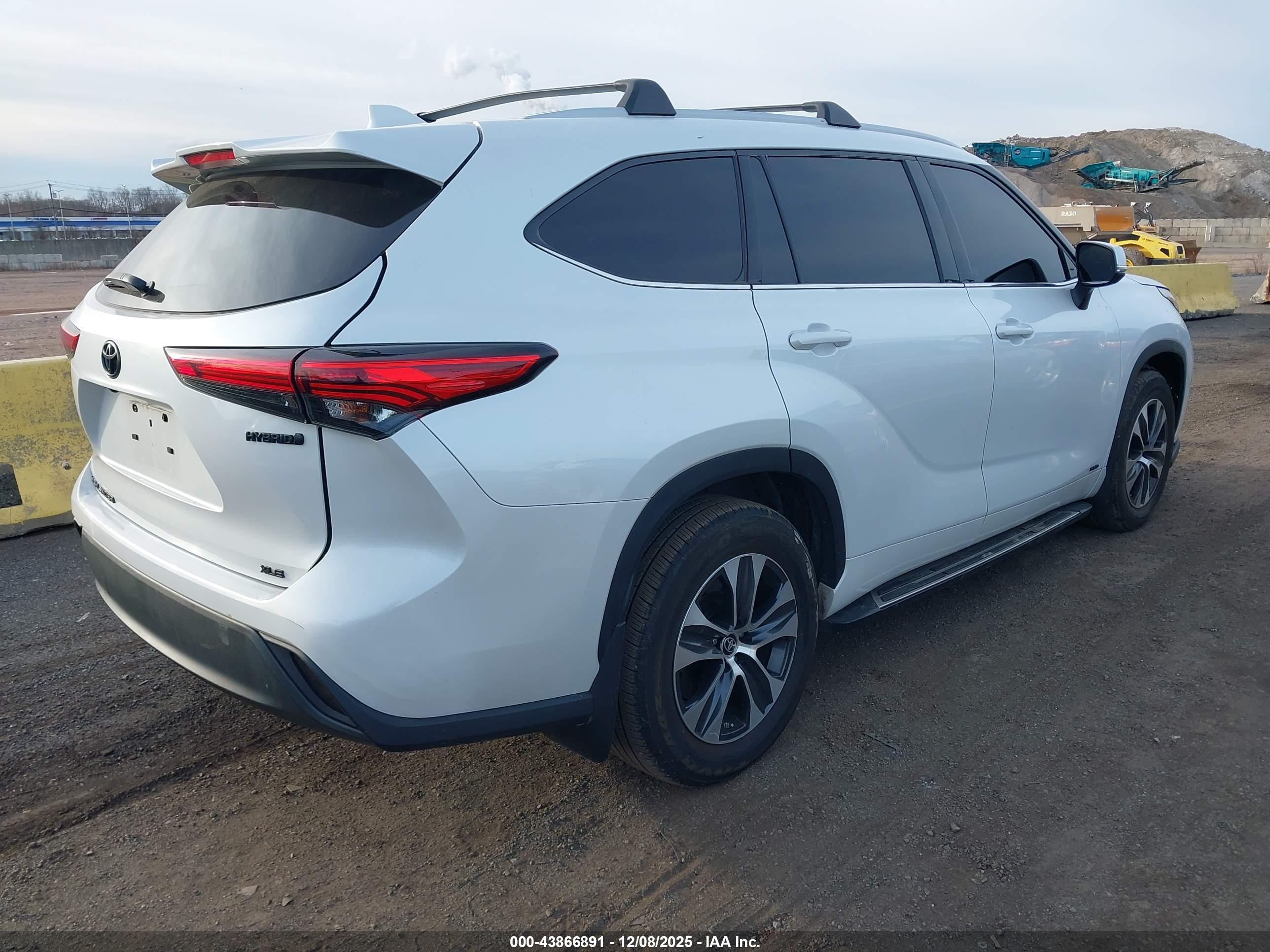 TOYOTA HIGHLANDER image 4