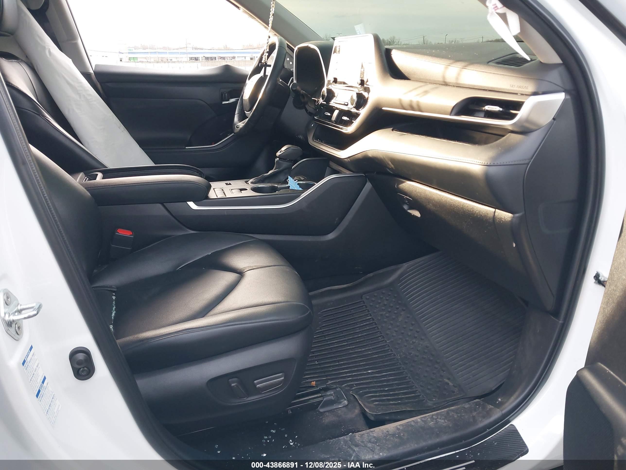 TOYOTA HIGHLANDER image 5