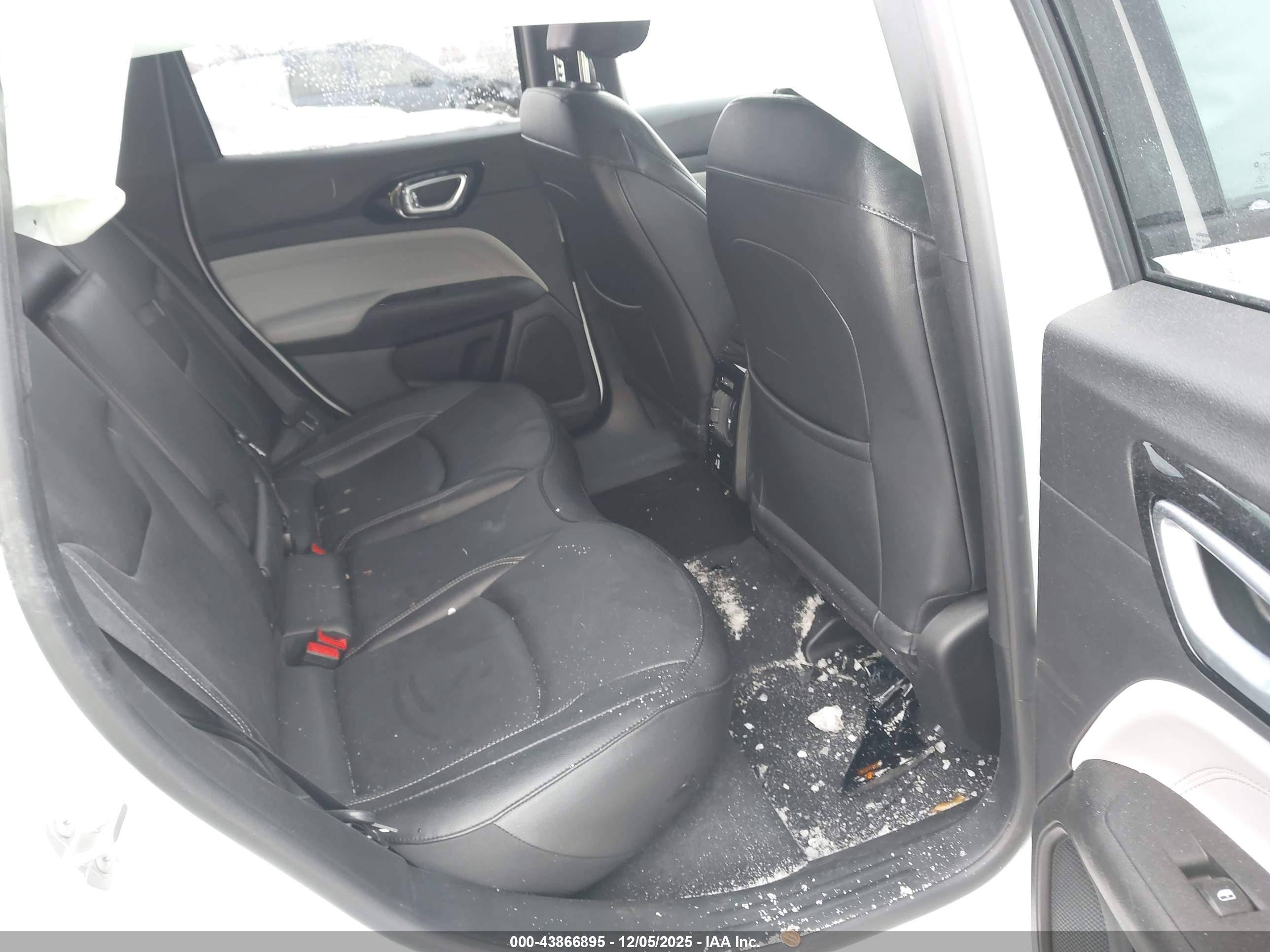 JEEP COMPASS image 8