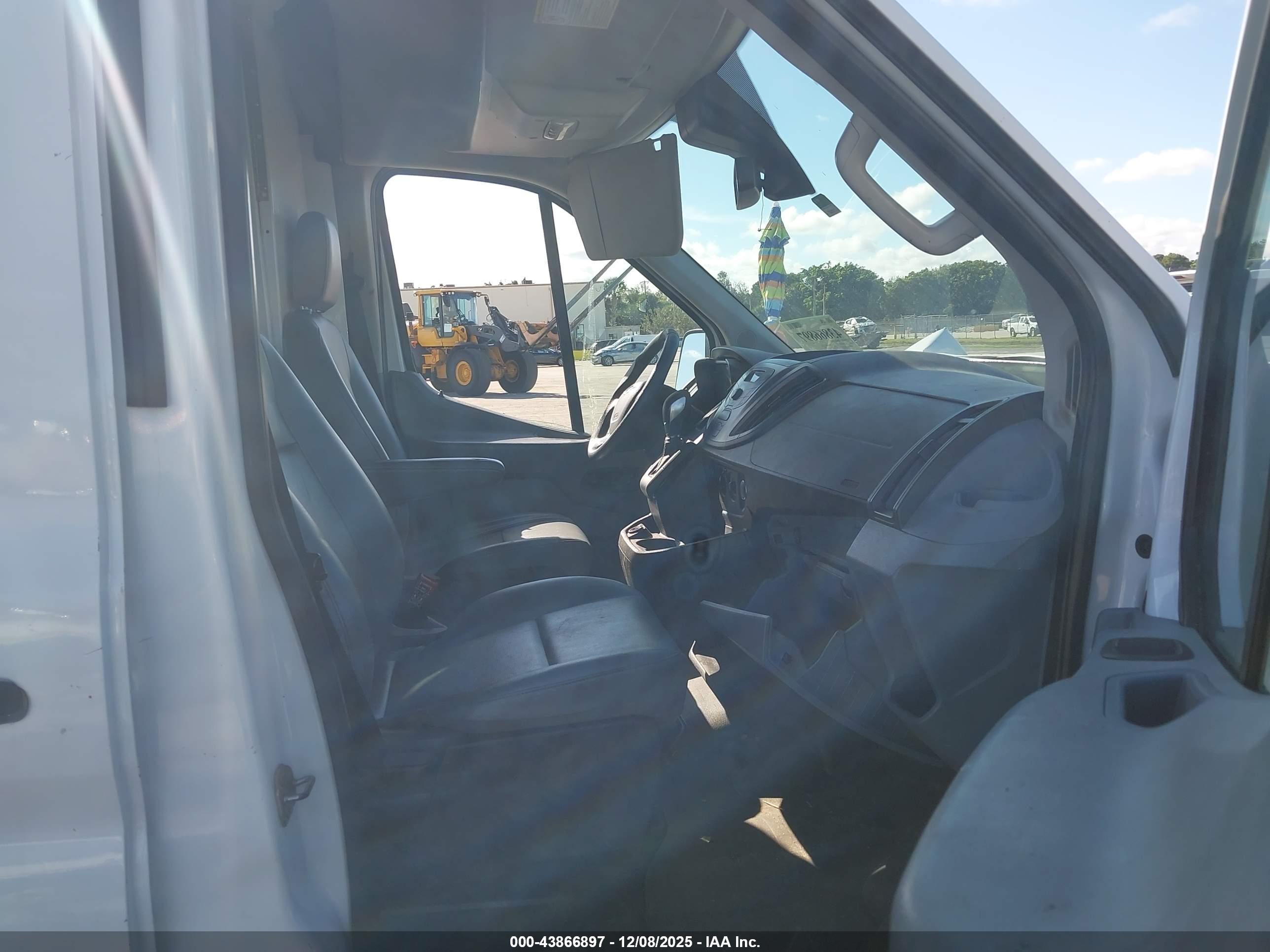 FORD TRANSIT-350 image 5