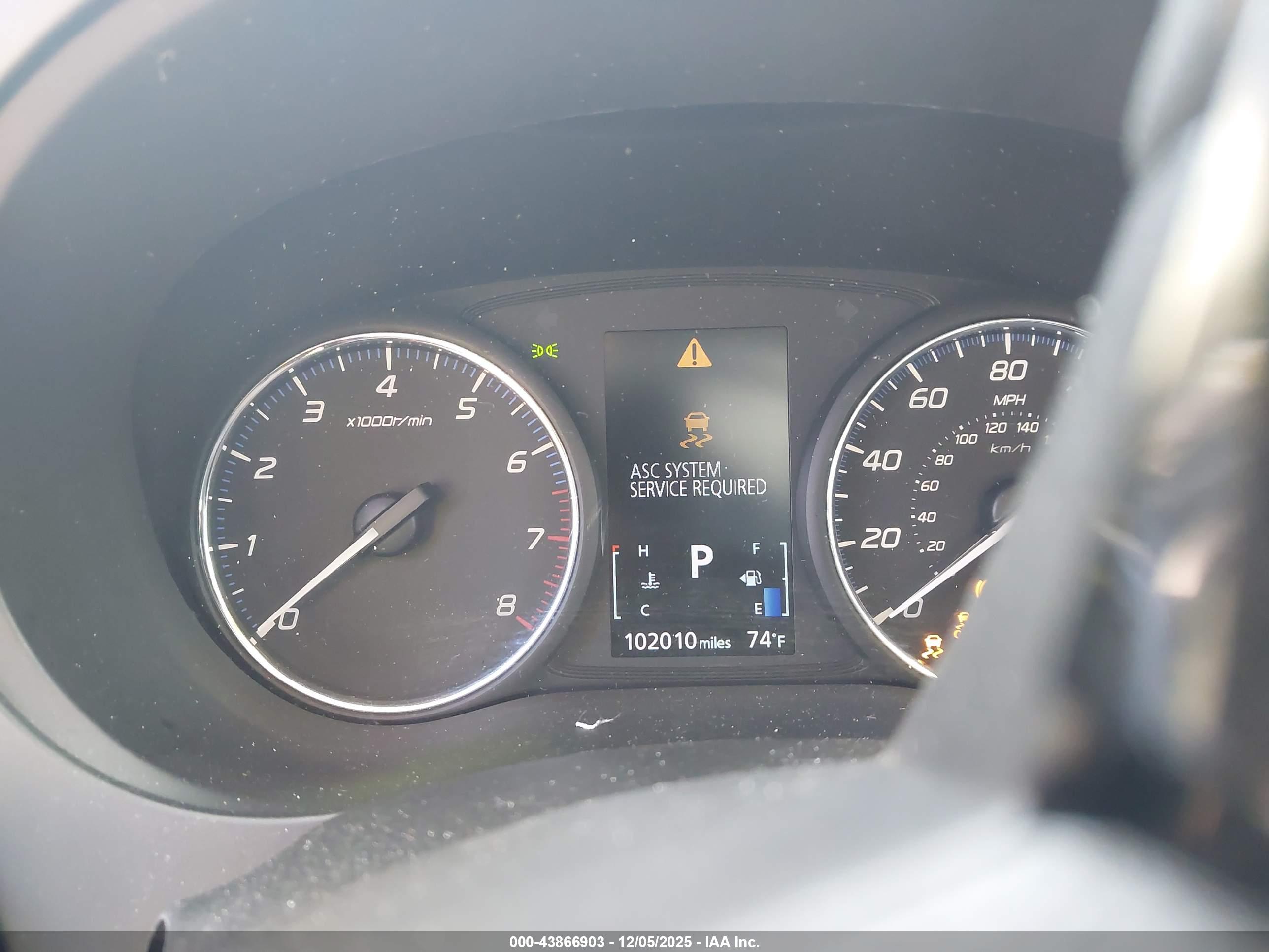 MITSUBISHI OUTLANDER image 7