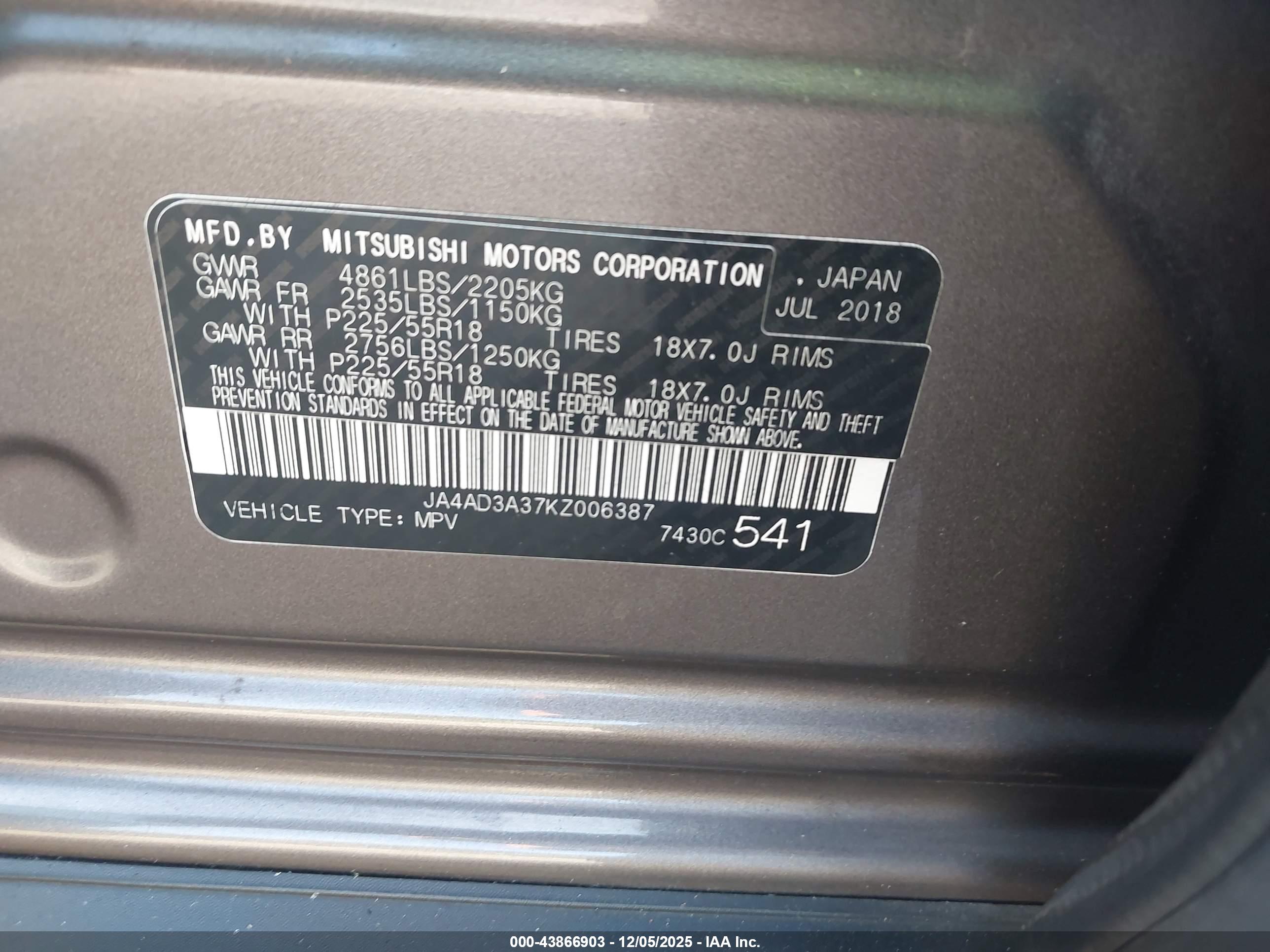 MITSUBISHI OUTLANDER image 9