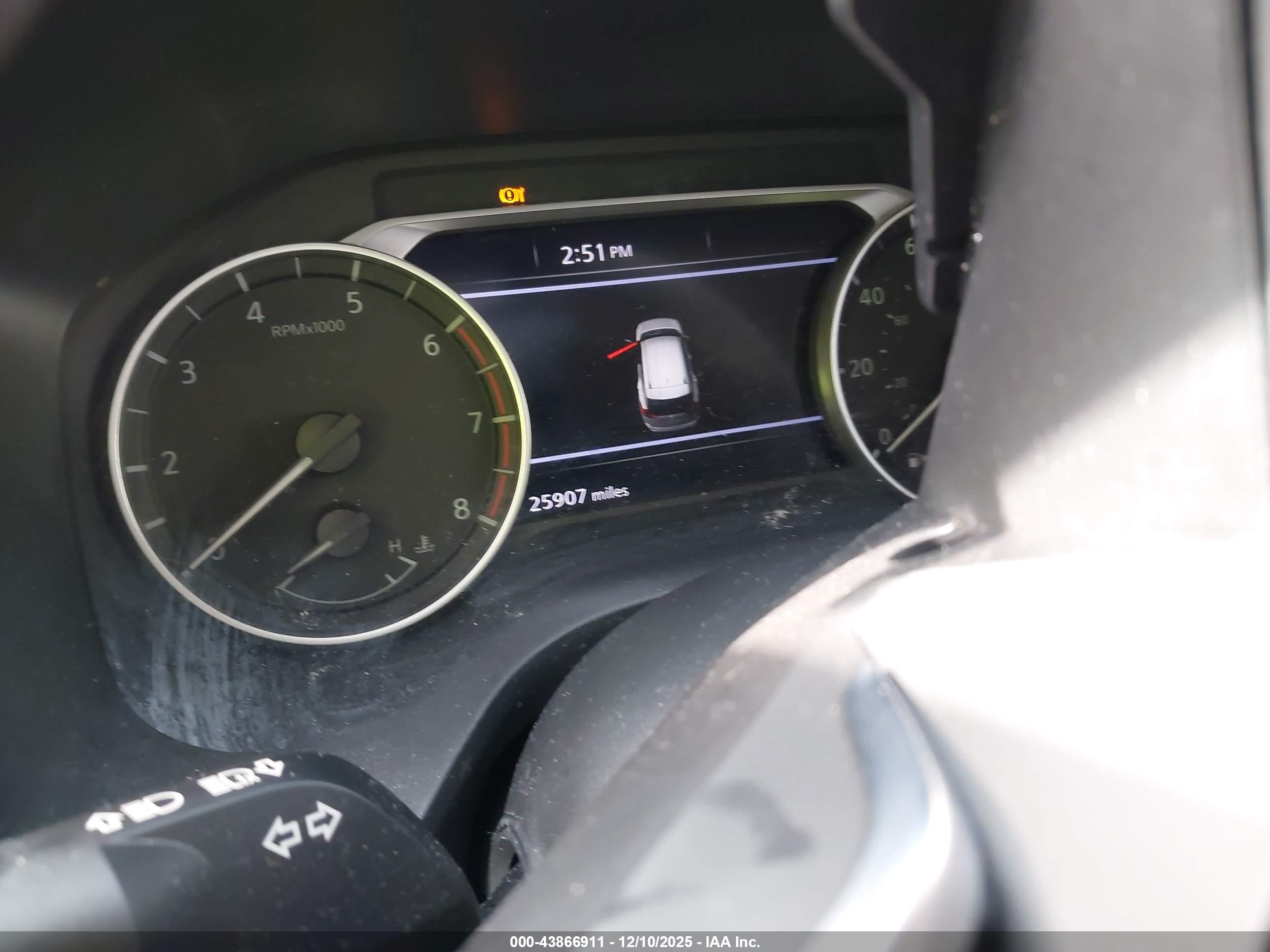 NISSAN ROGUE image 7