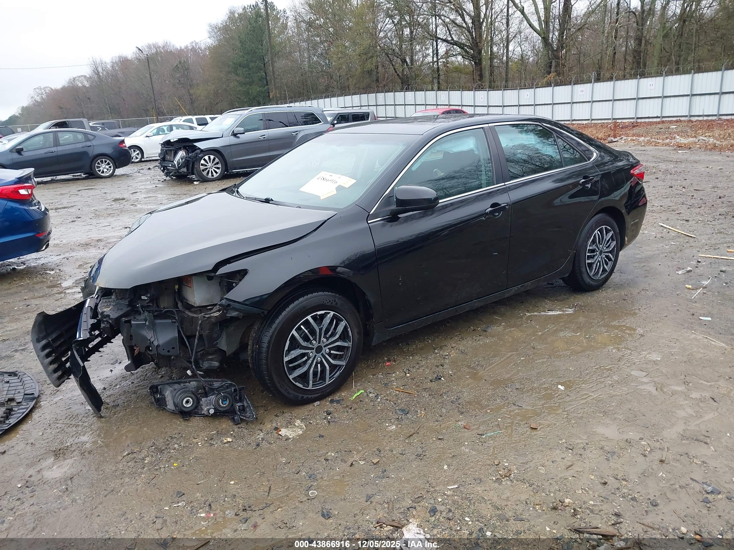 TOYOTA CAMRY image 2