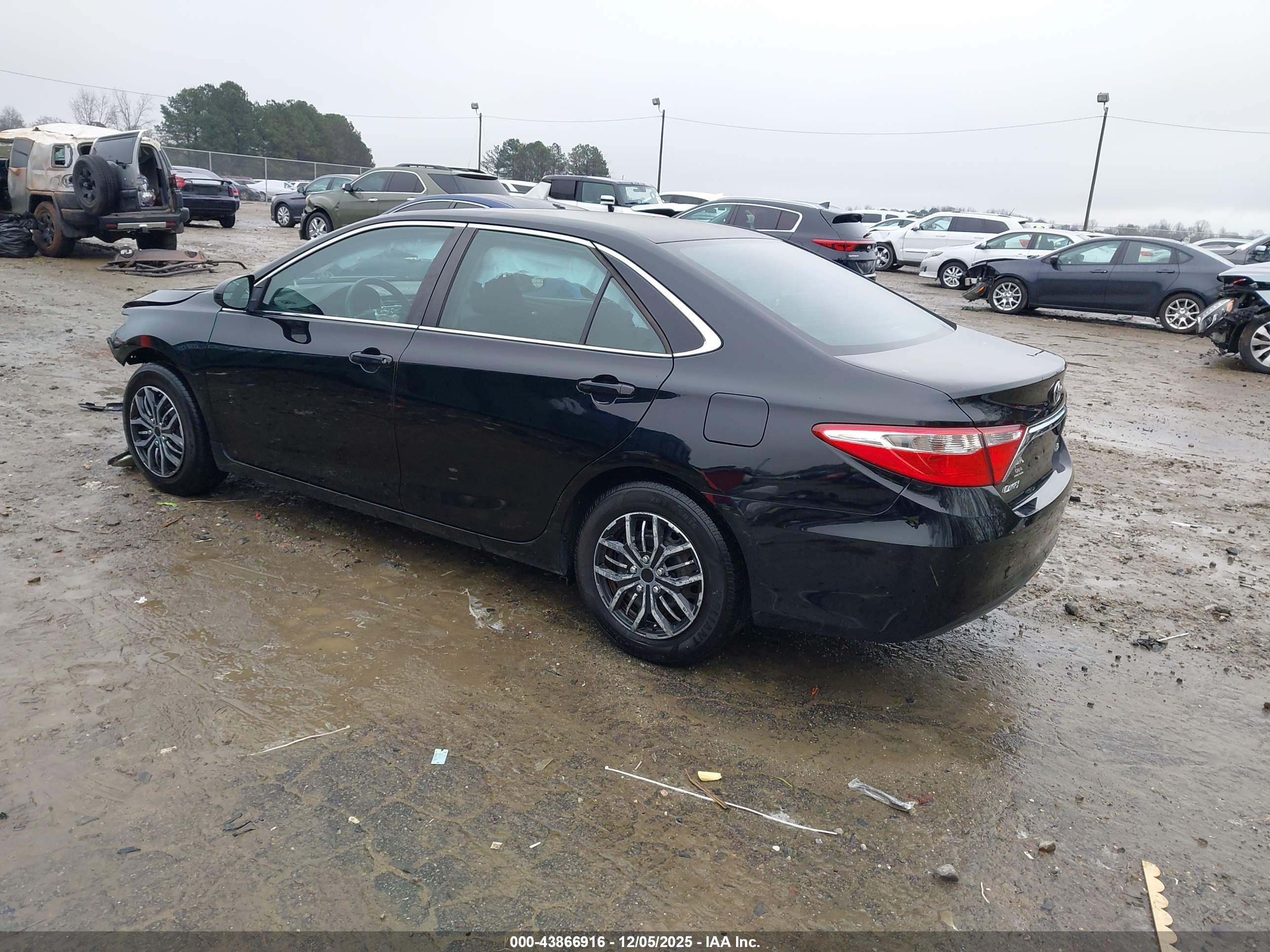 TOYOTA CAMRY image 3