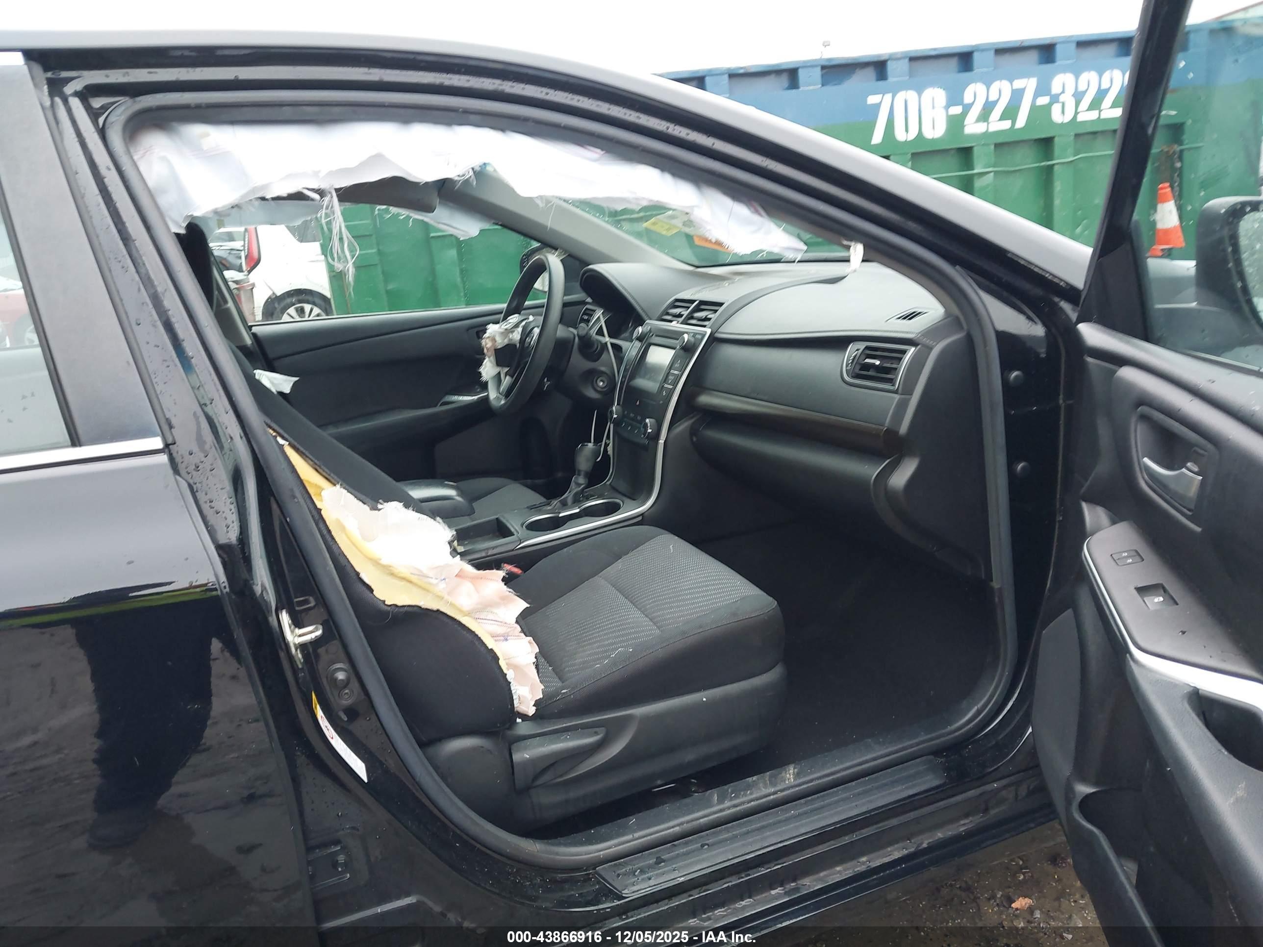 TOYOTA CAMRY image 5