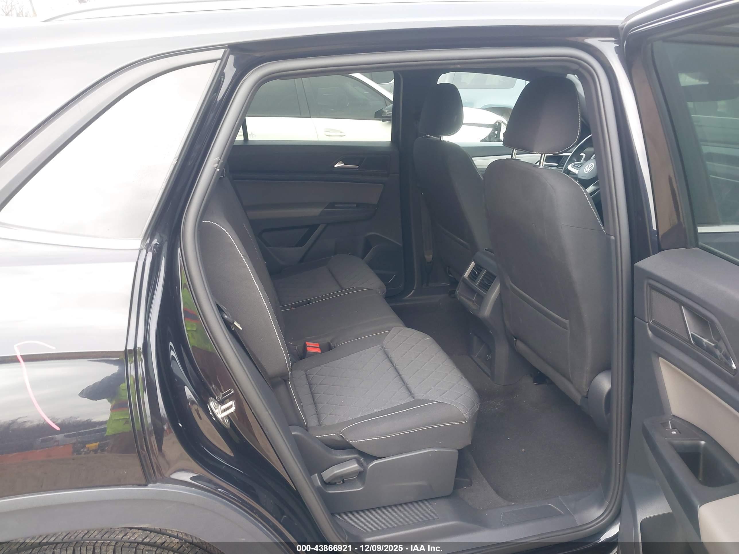 VOLKSWAGEN ATLAS image 8