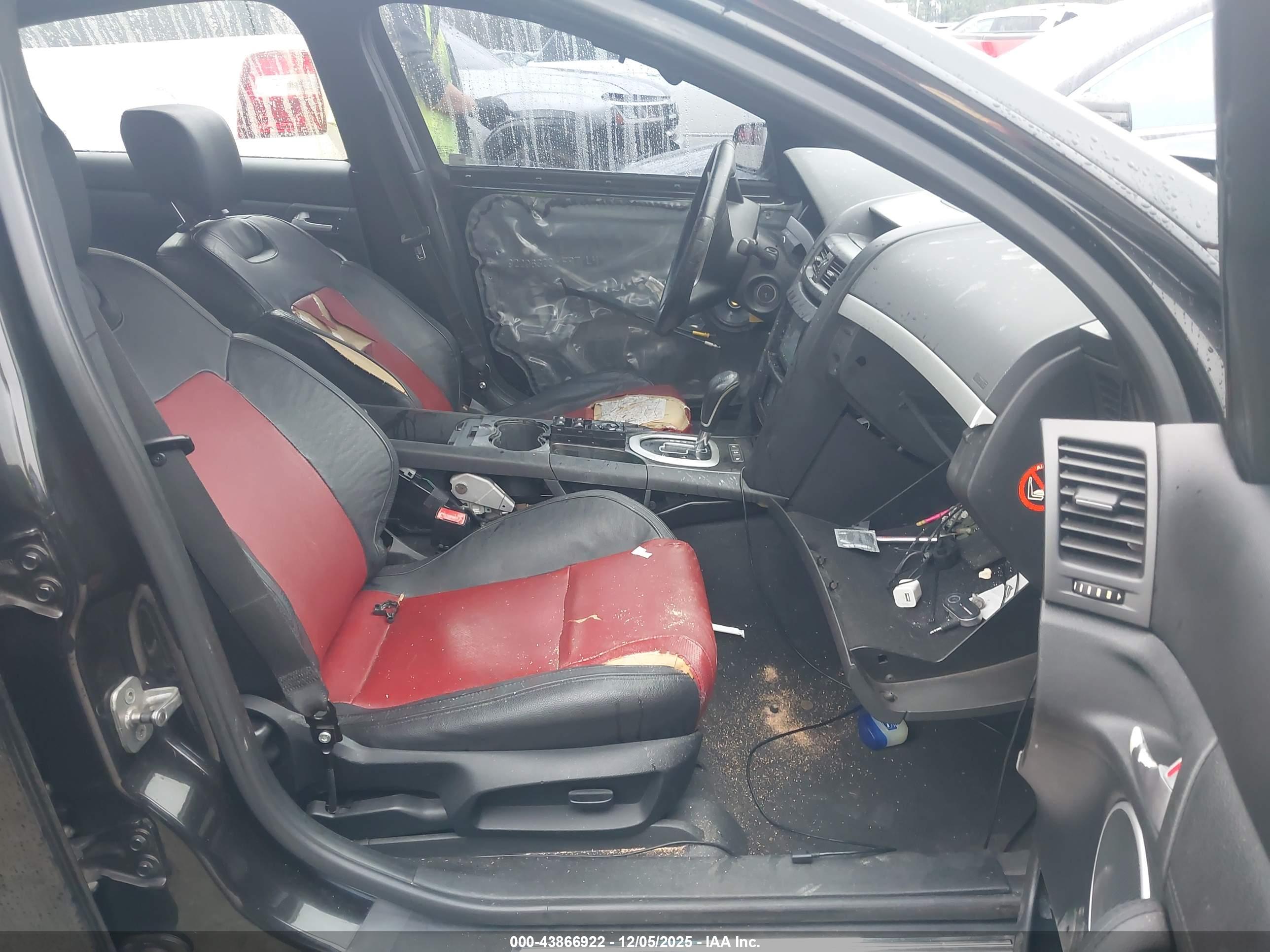 PONTIAC G8 image 5