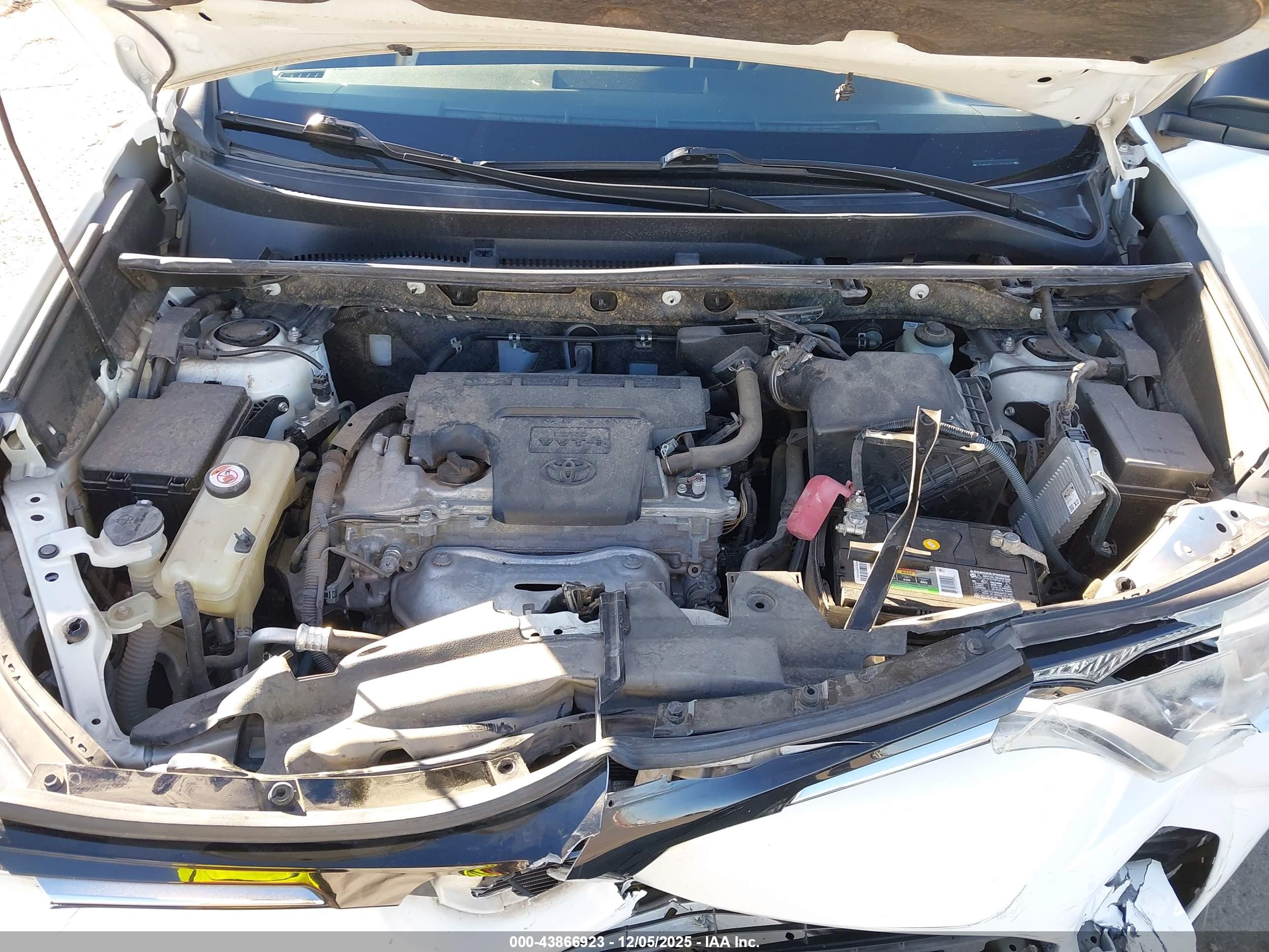 TOYOTA RAV4 image 10