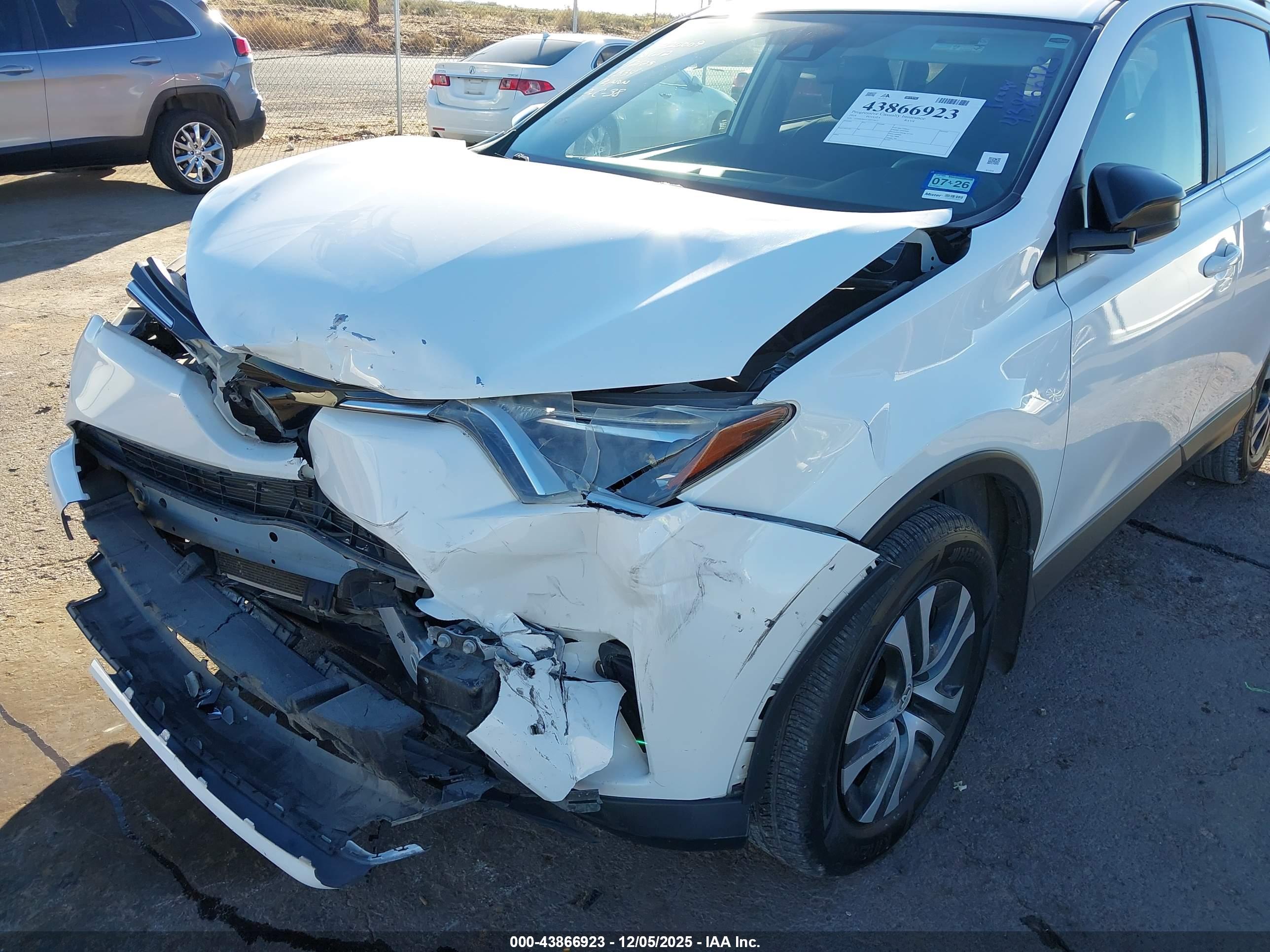 TOYOTA RAV4 image 6