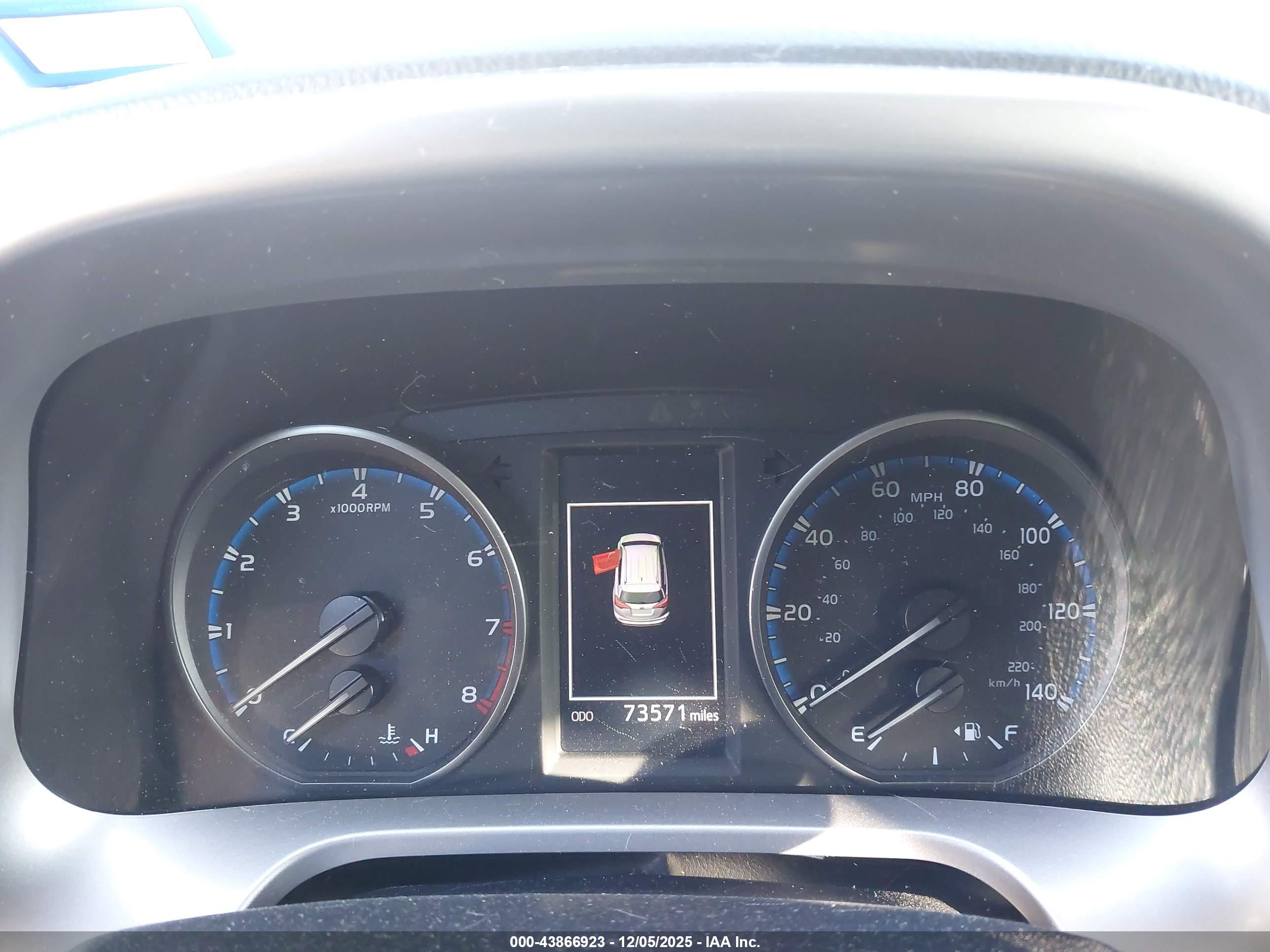 TOYOTA RAV4 image 7